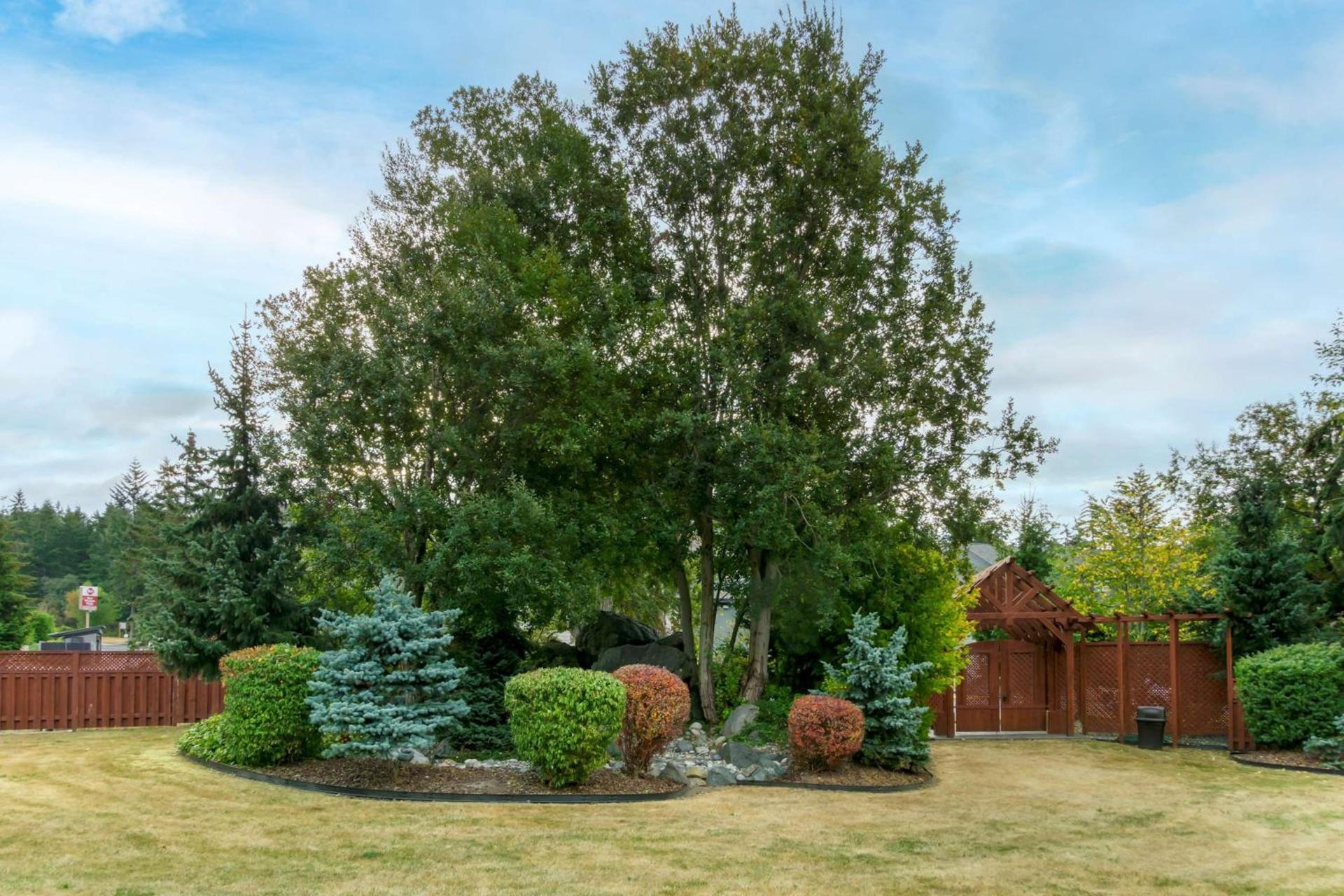 Best Western Plus Oak Harbor Hotel & Conference Center photo 44