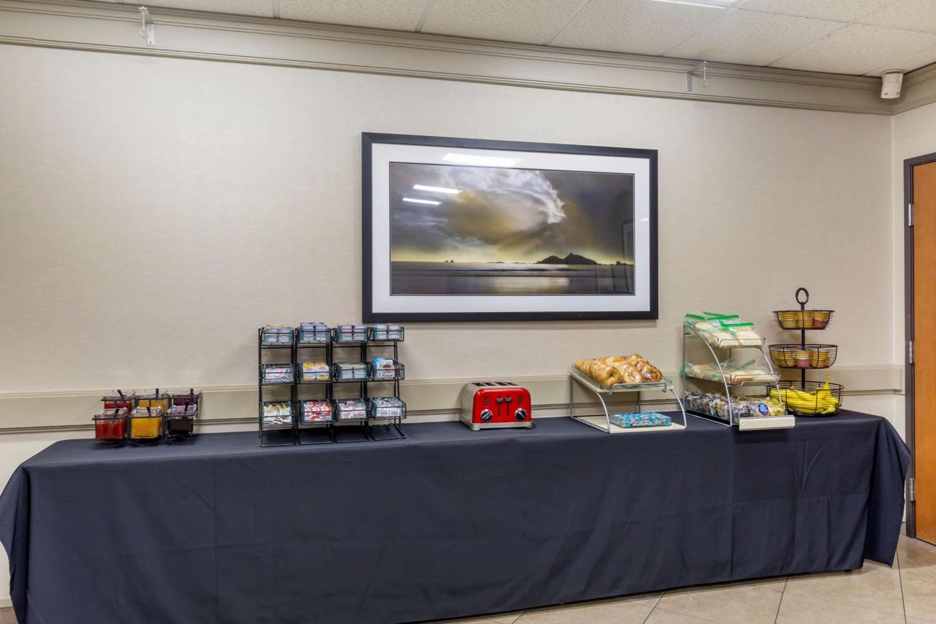 Best Western Plus Oak Harbor Hotel & Conference Center photo 26