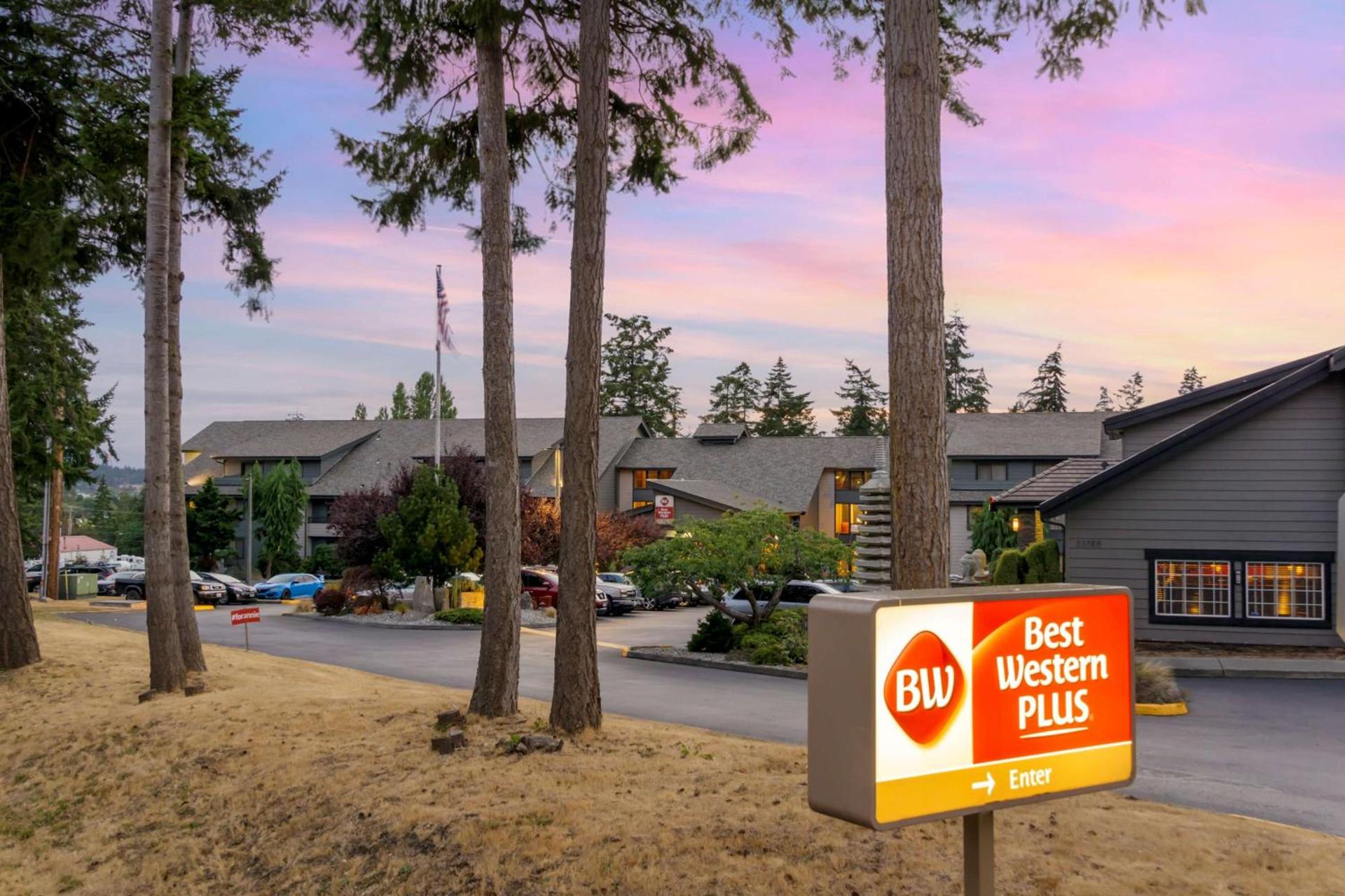 Best Western Plus Oak Harbor Hotel & Conference Center photo 2