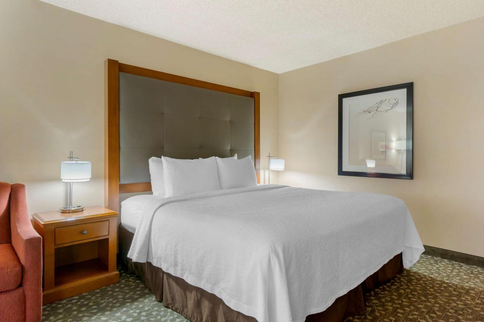 Best Western Plus Oak Harbor Hotel & Conference Center photo 17