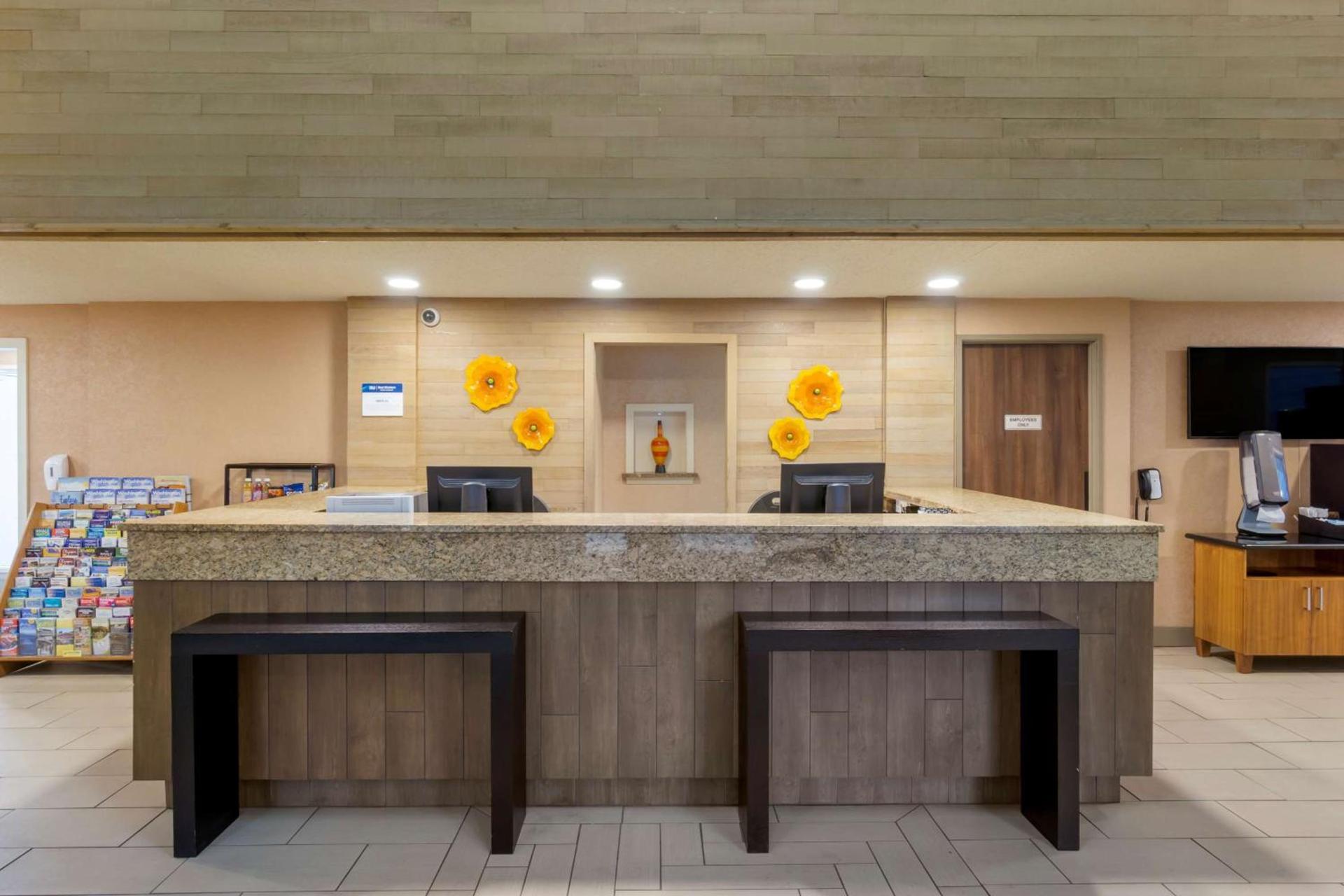 Best Western Plus Oak Harbor Hotel & Conference Center photo 19