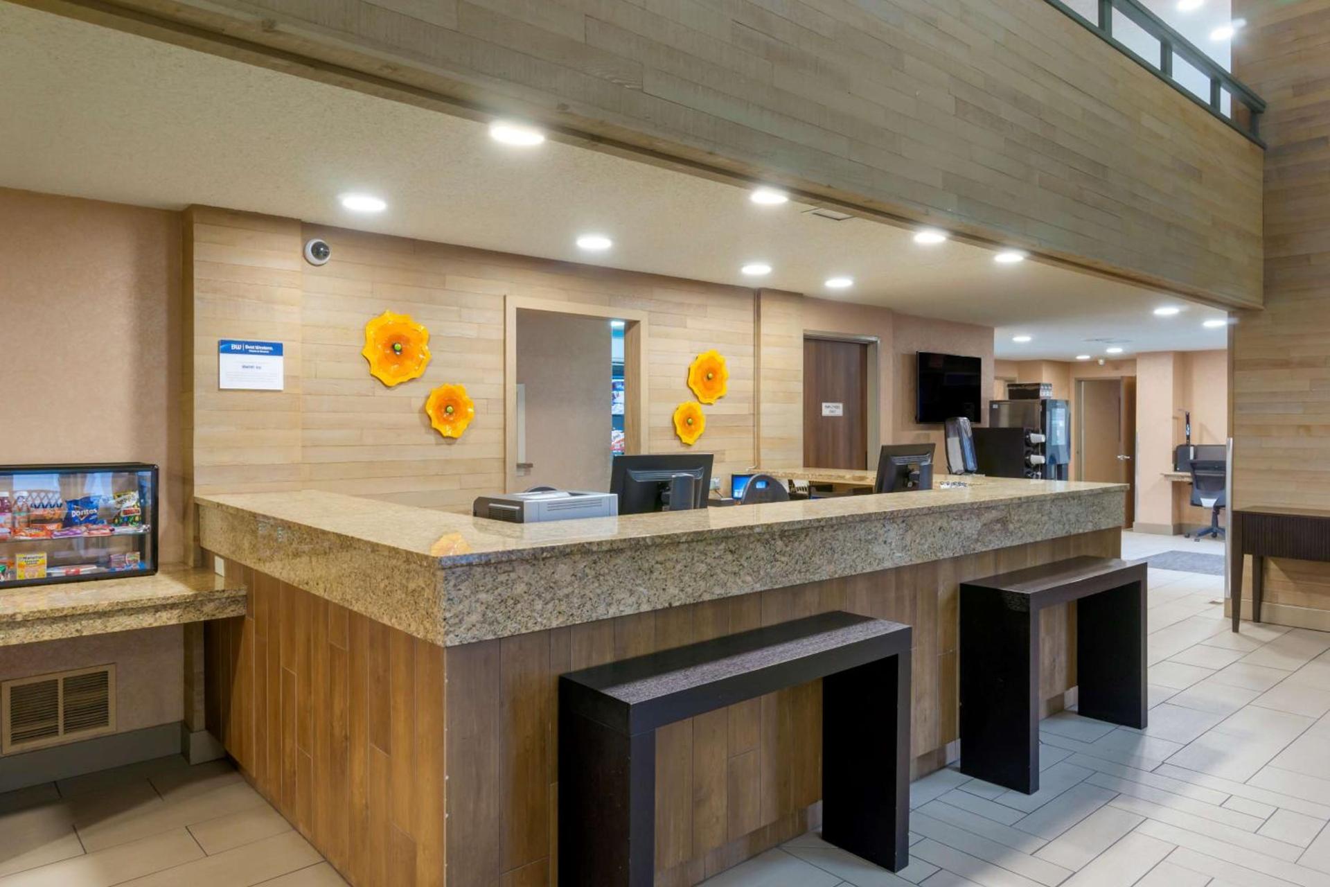 Best Western Plus Oak Harbor Hotel & Conference Center photo 20