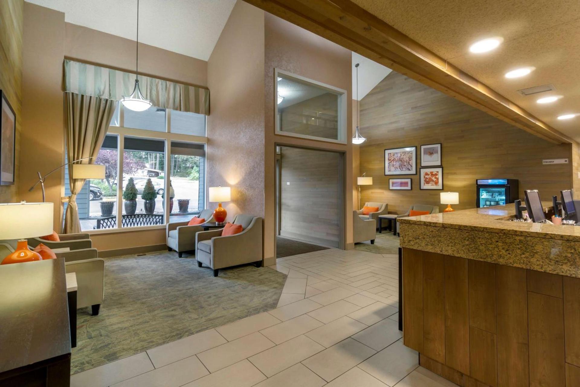 Best Western Plus Oak Harbor Hotel & Conference Center photo 4