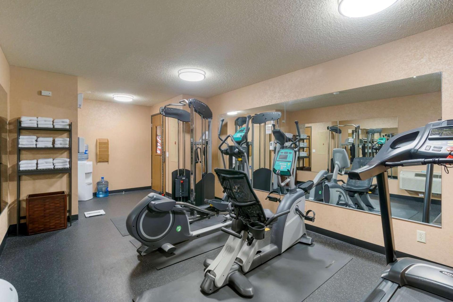 Best Western Plus Oak Harbor Hotel & Conference Center photo 36