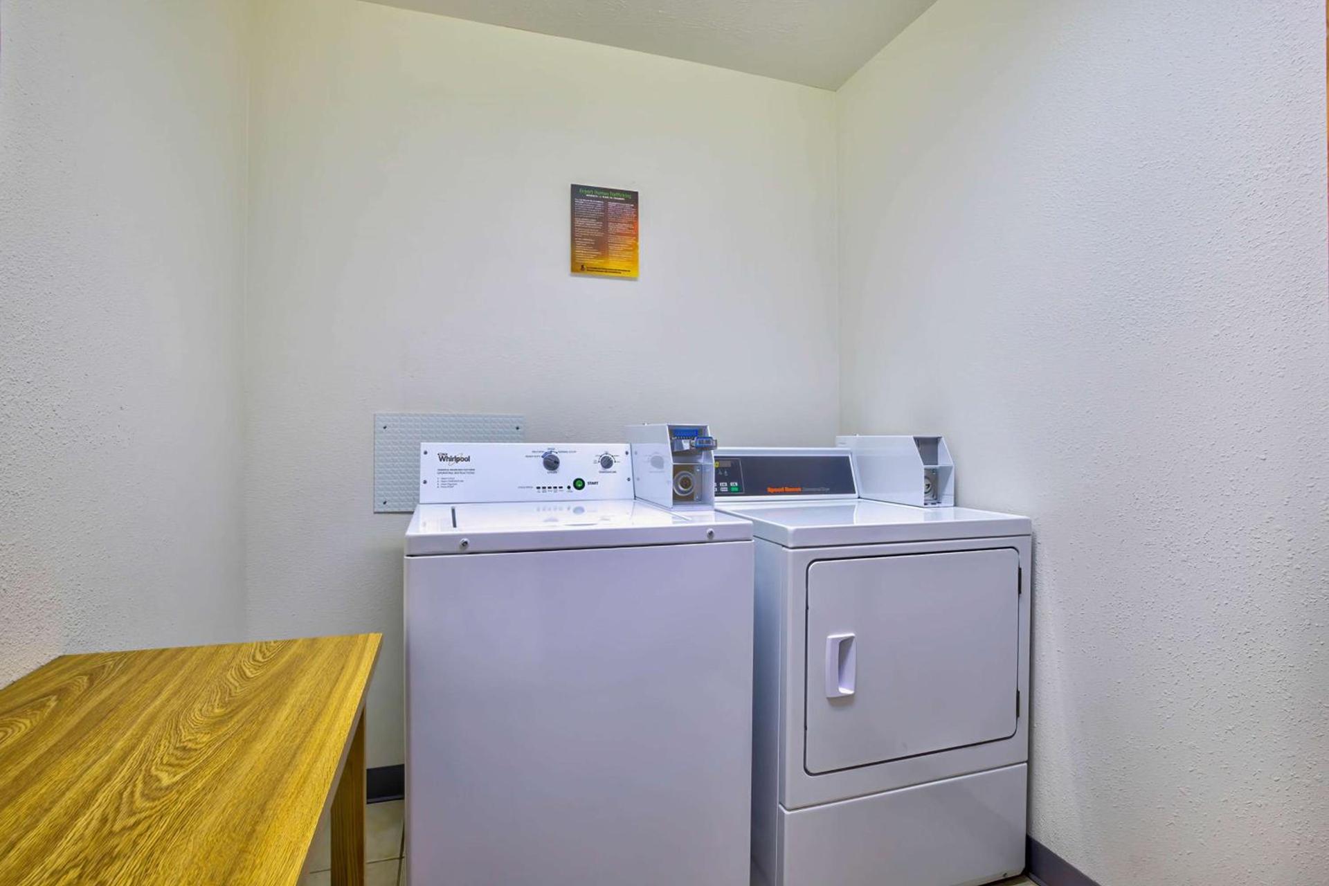 Motel 6-Percival, IA photo 25