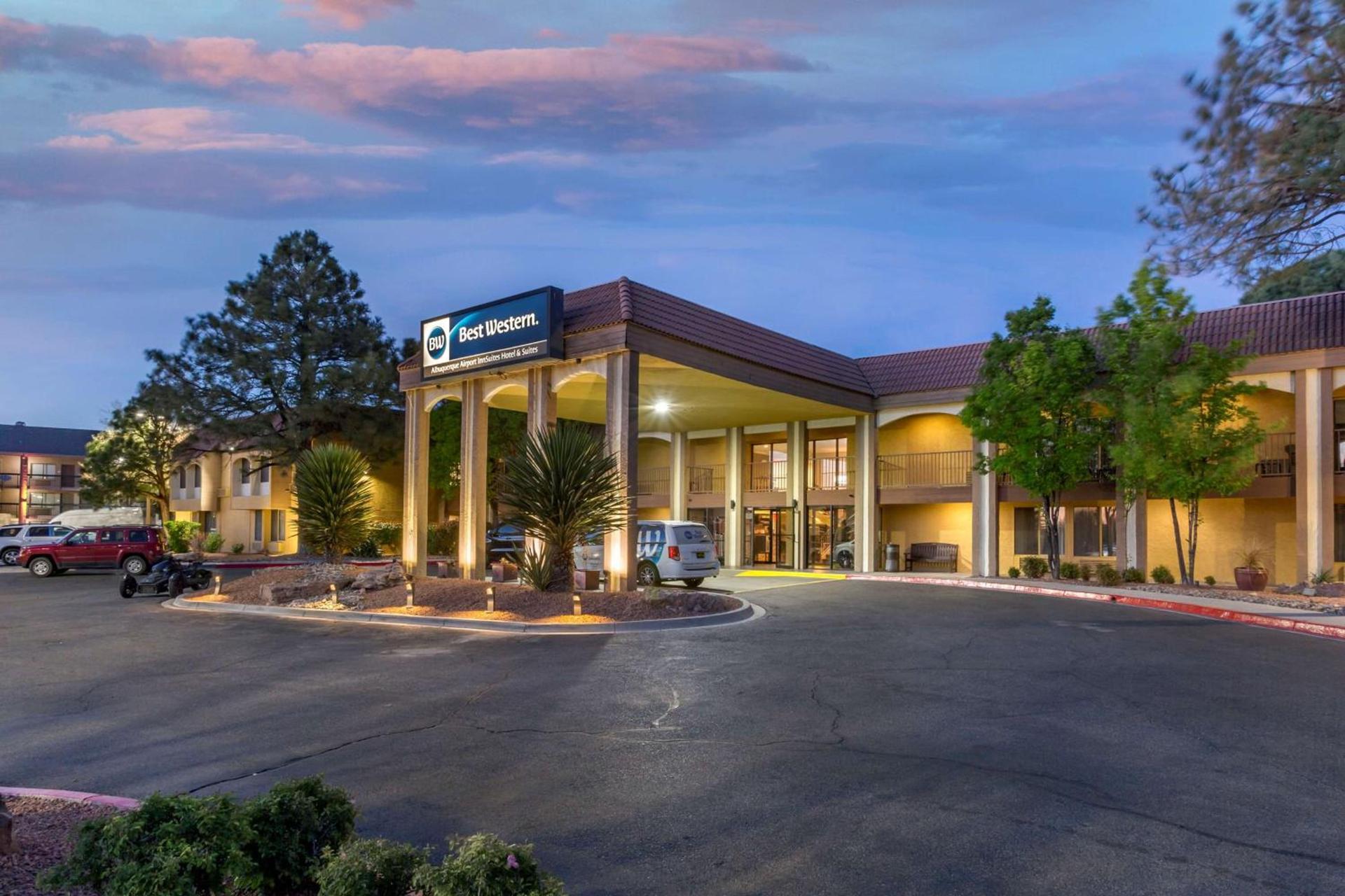 Best Western Airport Albuquerque InnSuites Hotel & Suites photo 12