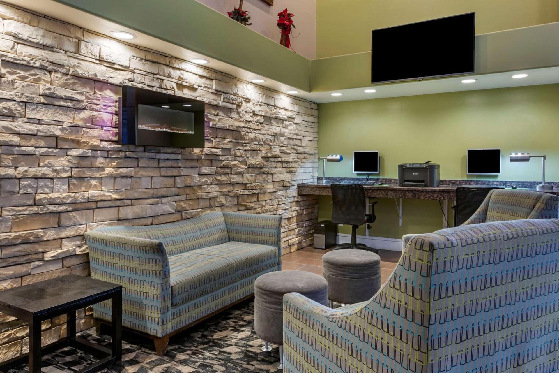 Best Western Airport Albuquerque InnSuites Hotel & Suites photo 13