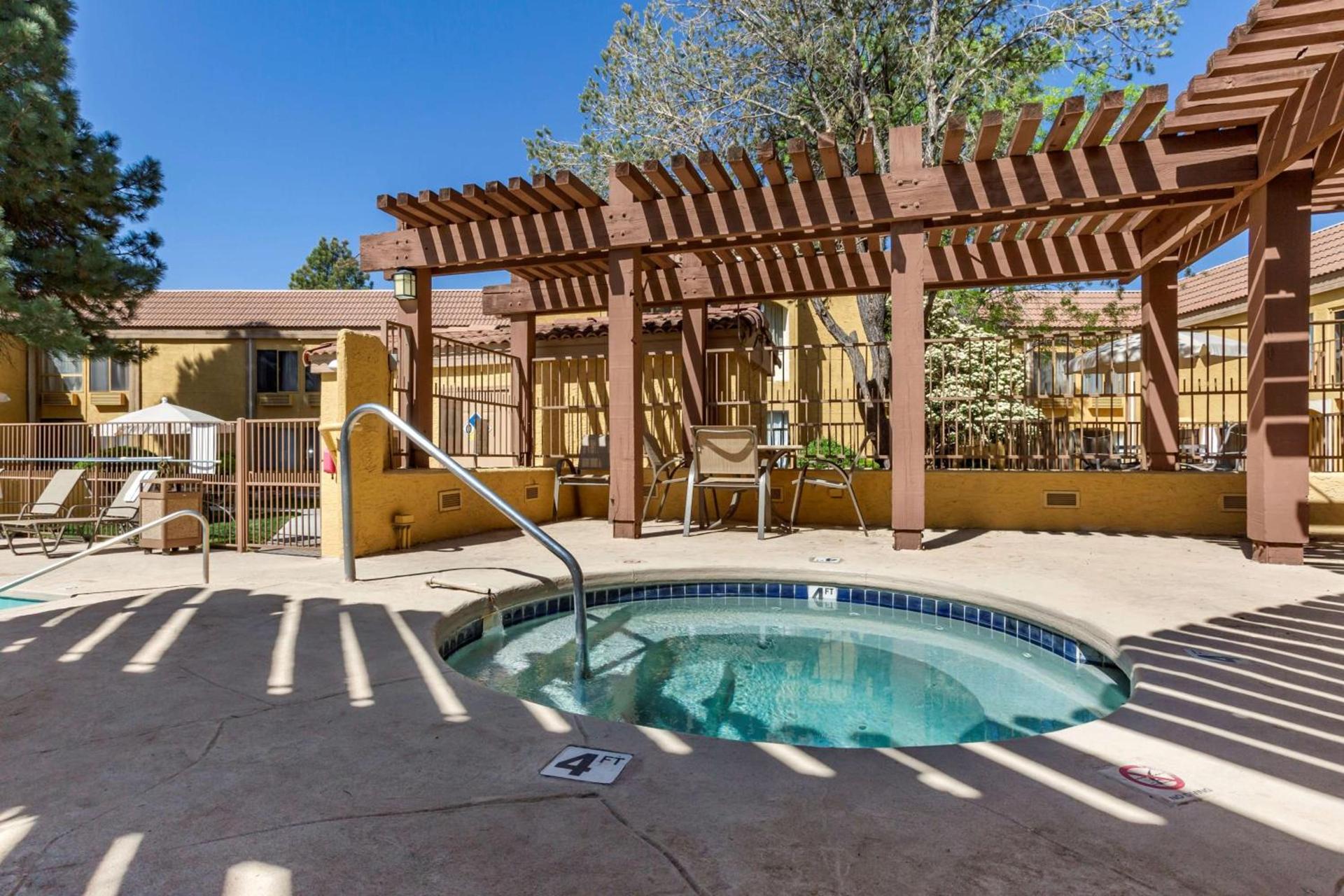 Best Western Airport Albuquerque InnSuites Hotel & Suites photo 34