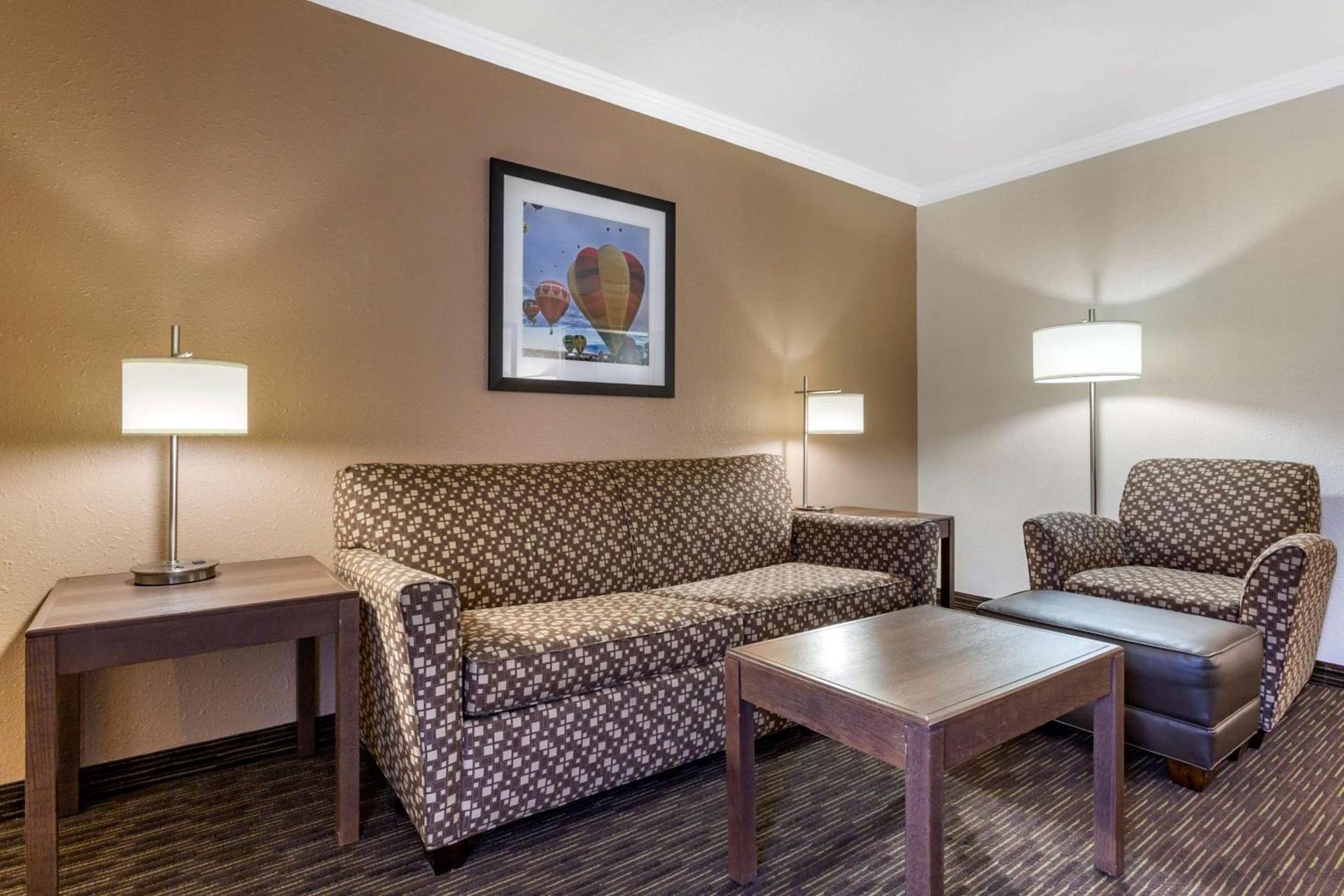 Best Western Airport Albuquerque InnSuites Hotel & Suites photo 18