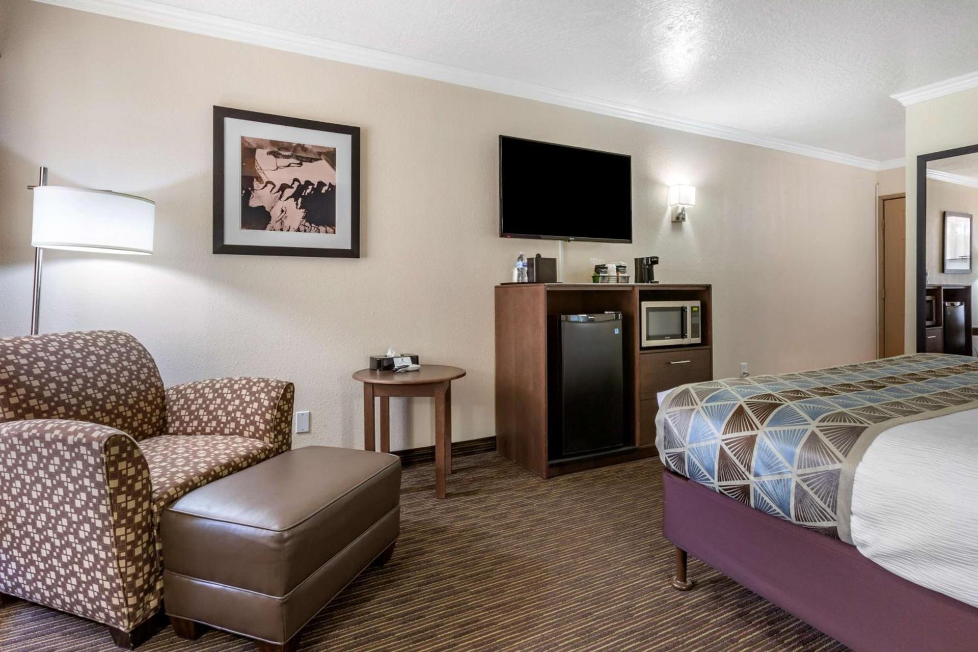 Best Western Airport Albuquerque InnSuites Hotel & Suites photo 22