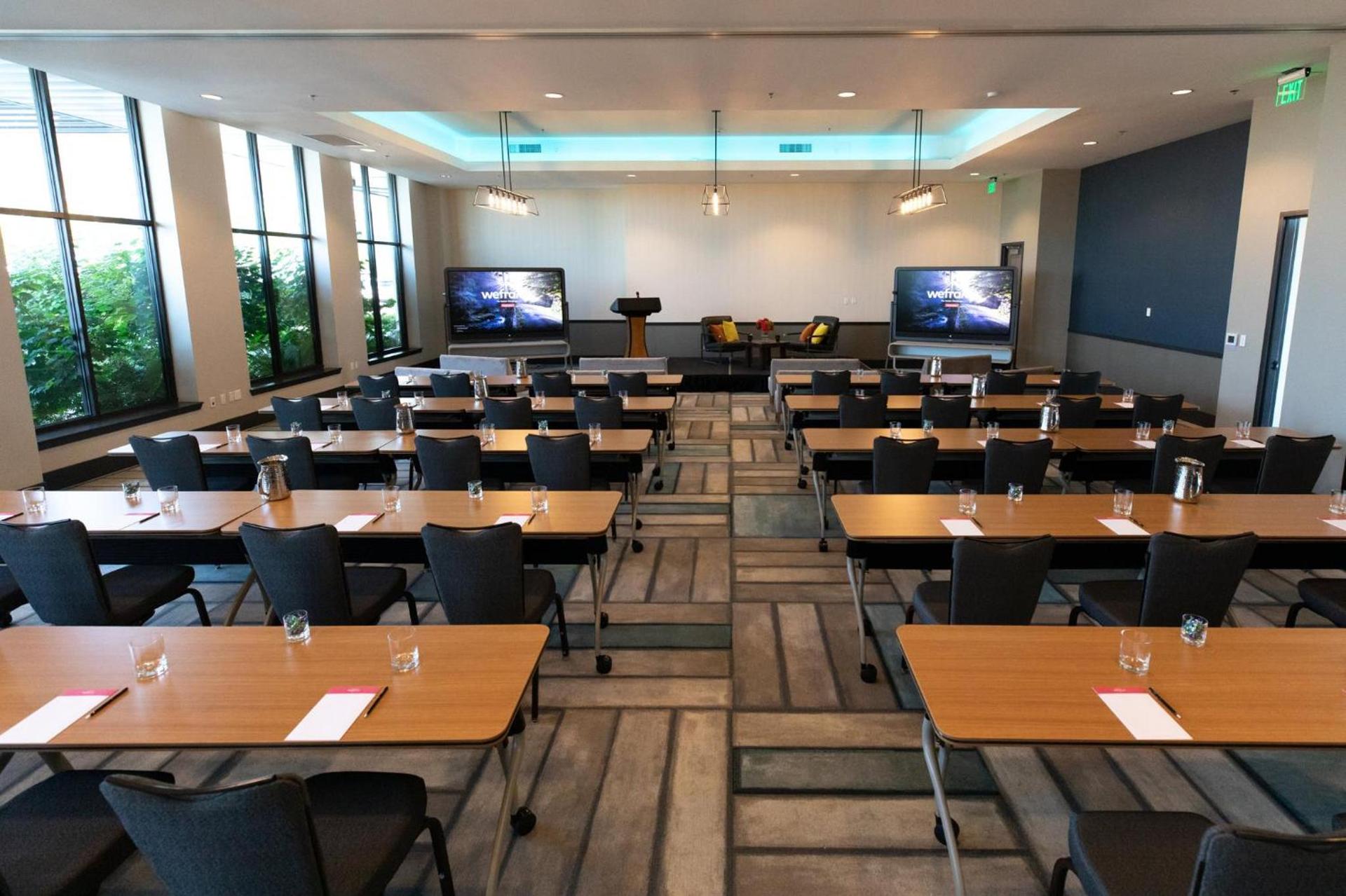 Hotel Indigo Seattle Everett Waterfront Place by IHG photo 83