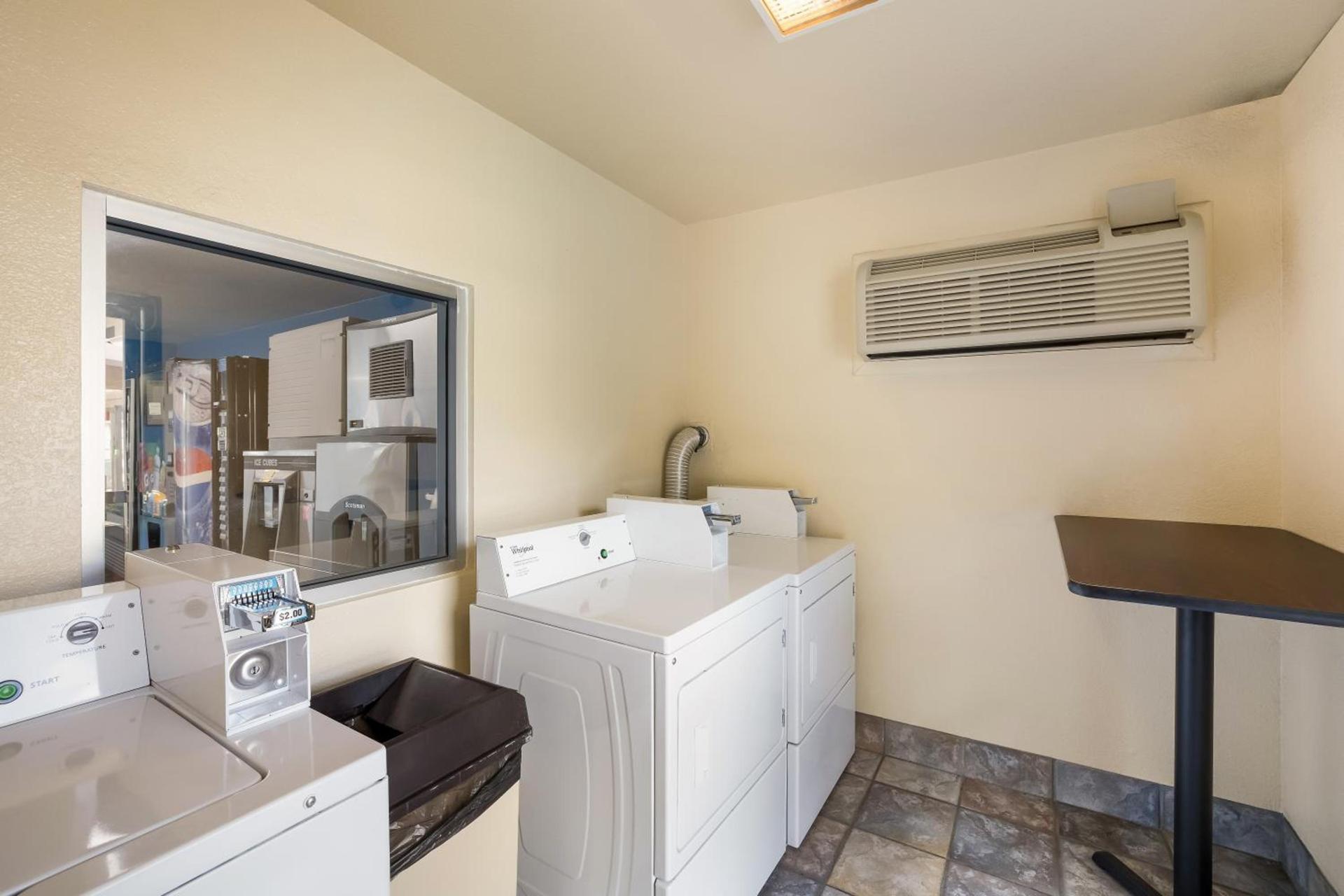 Knights Inn Sierra Vista / East Fry photo 6