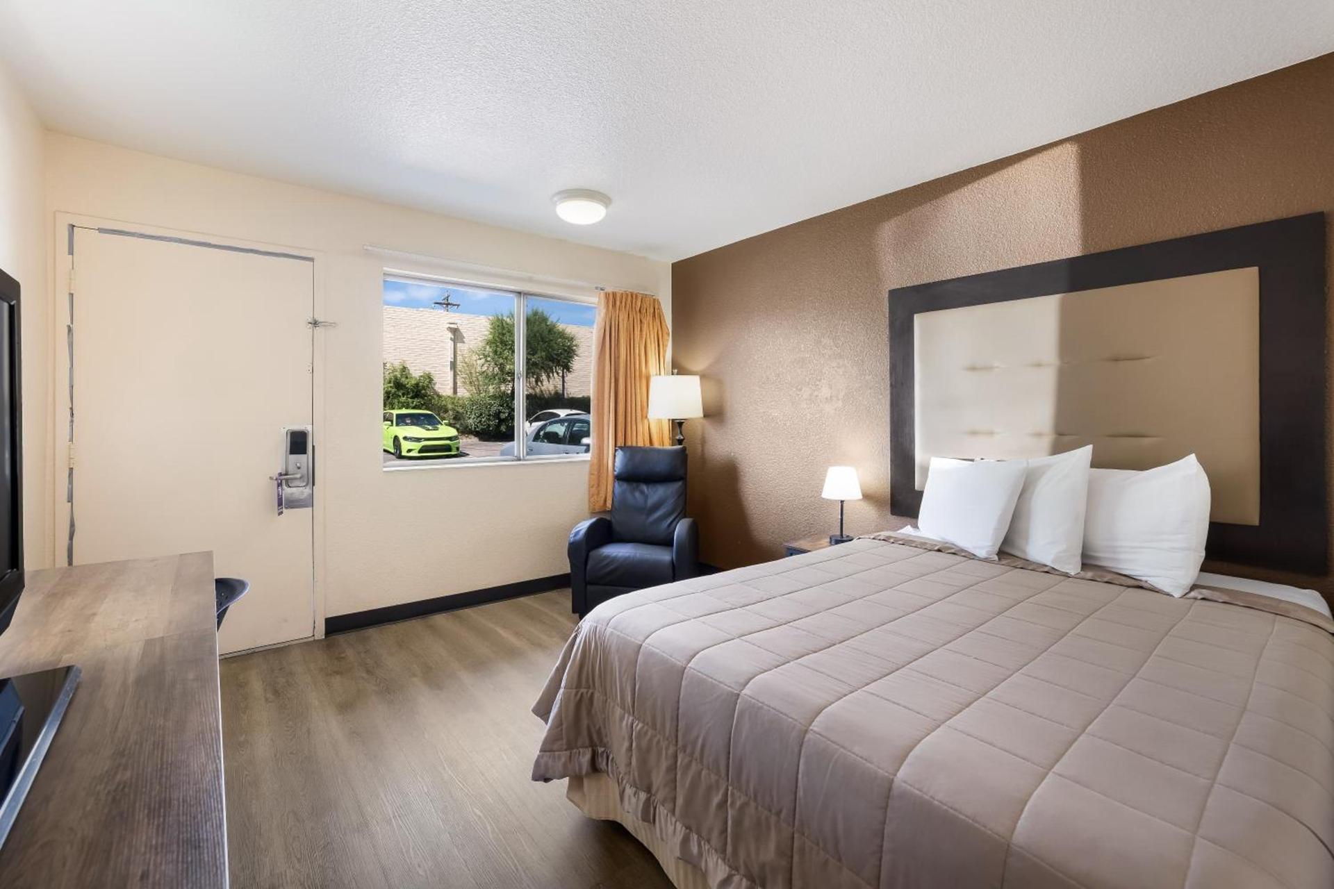 Knights Inn Sierra Vista / East Fry photo 30