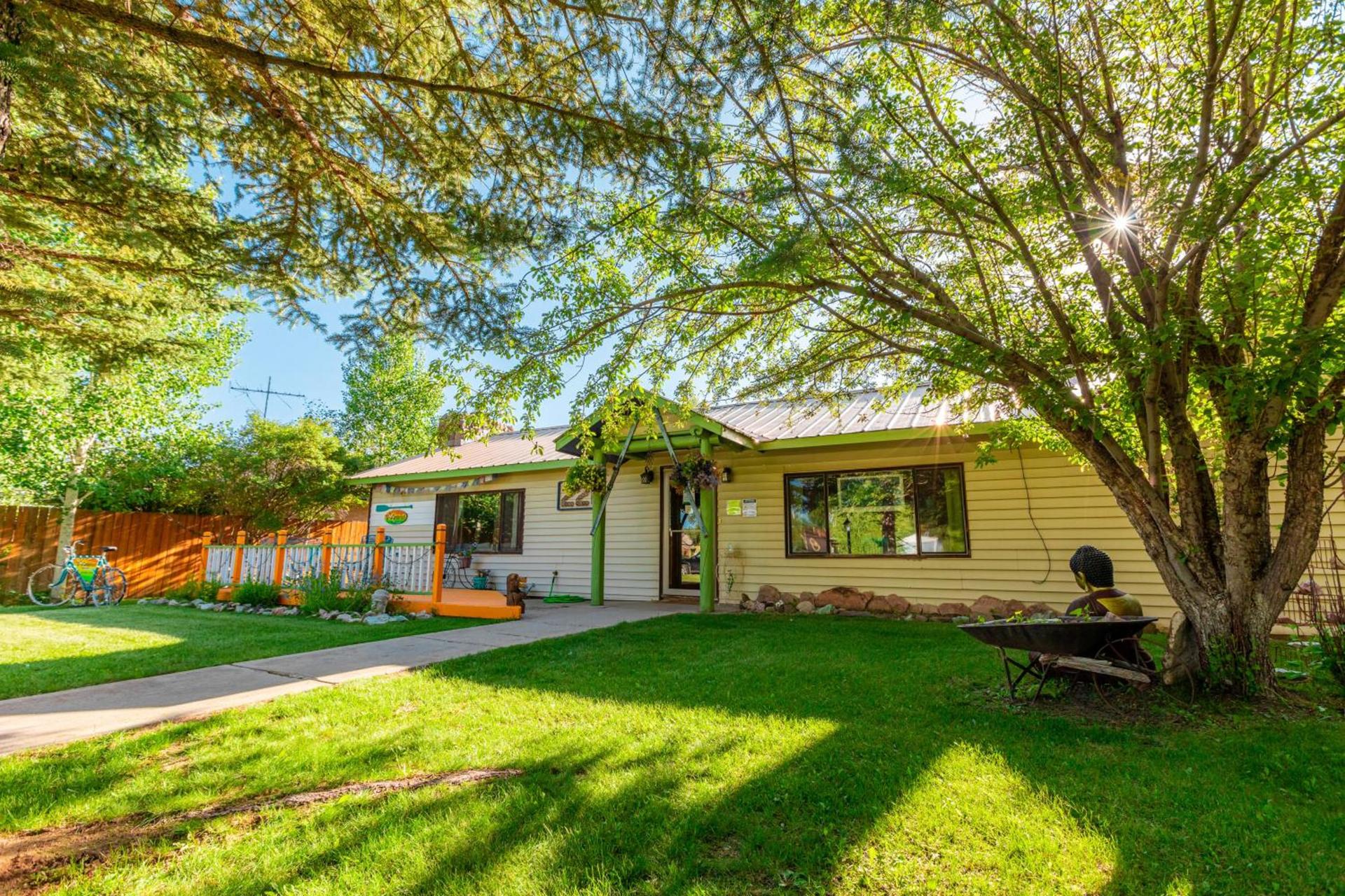 The Wanderlust Hostel — hotel in Gunnison