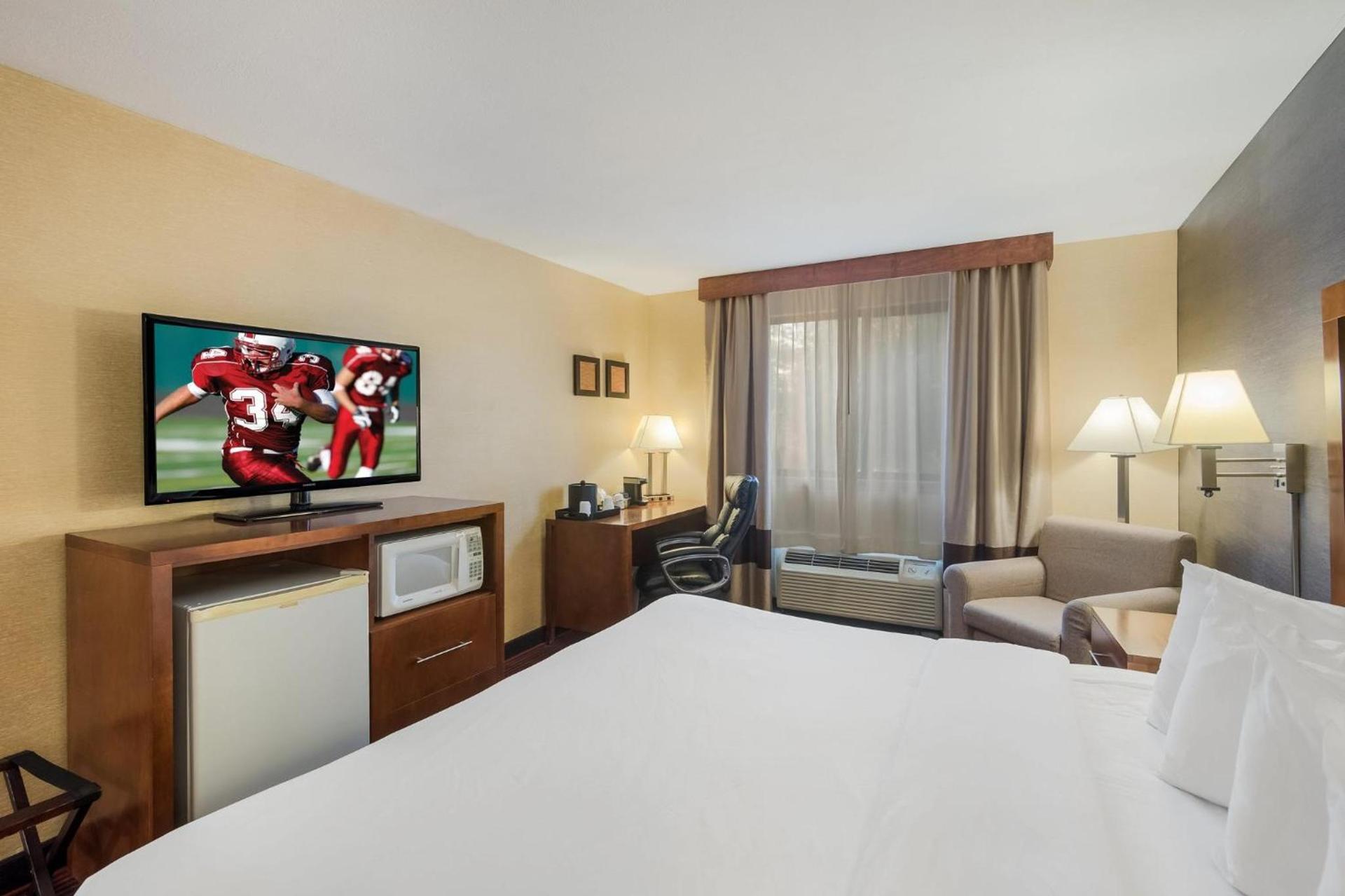 Red Roof Inn Fairfield photo 28