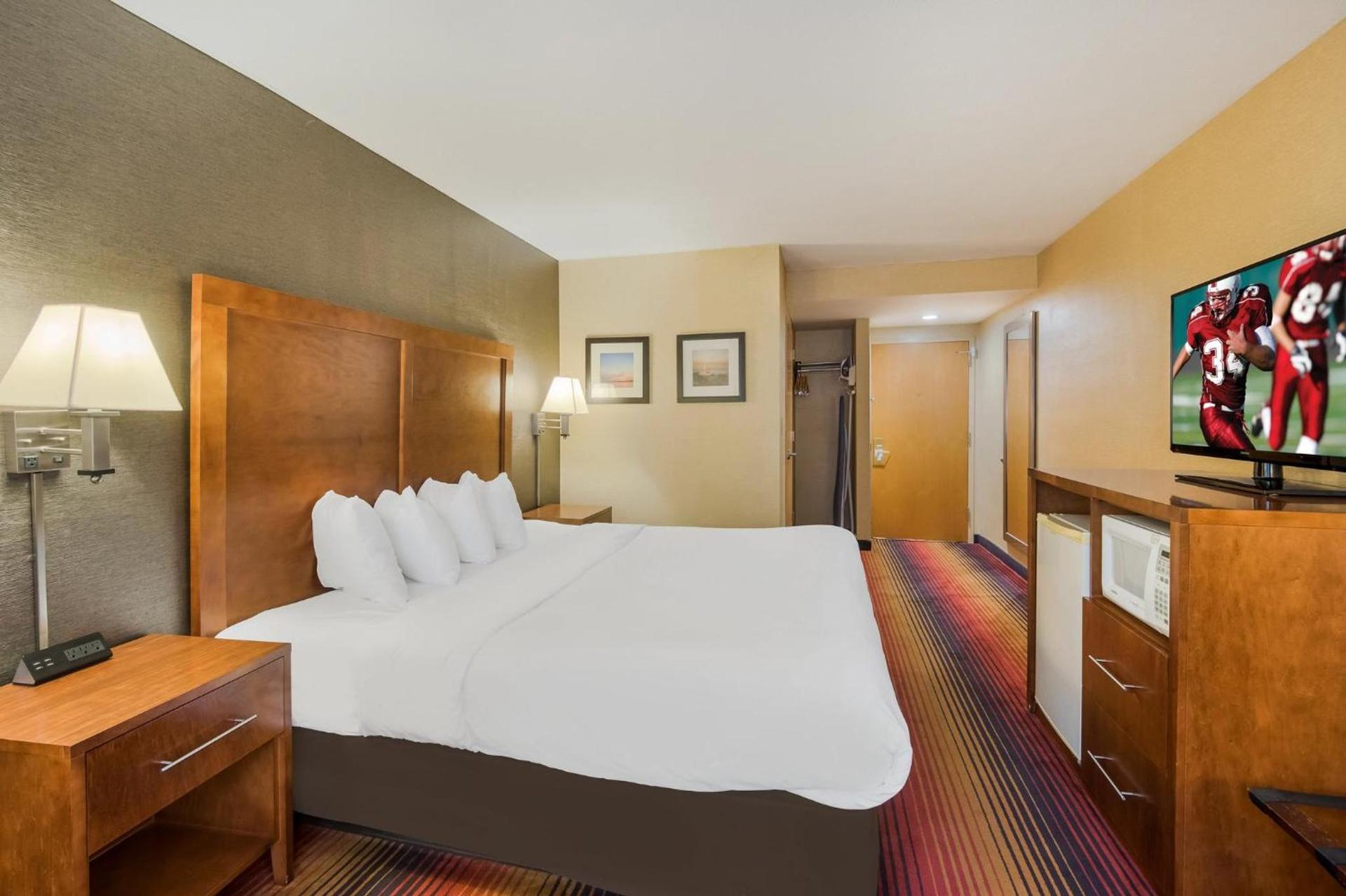 Red Roof Inn Fairfield photo 24
