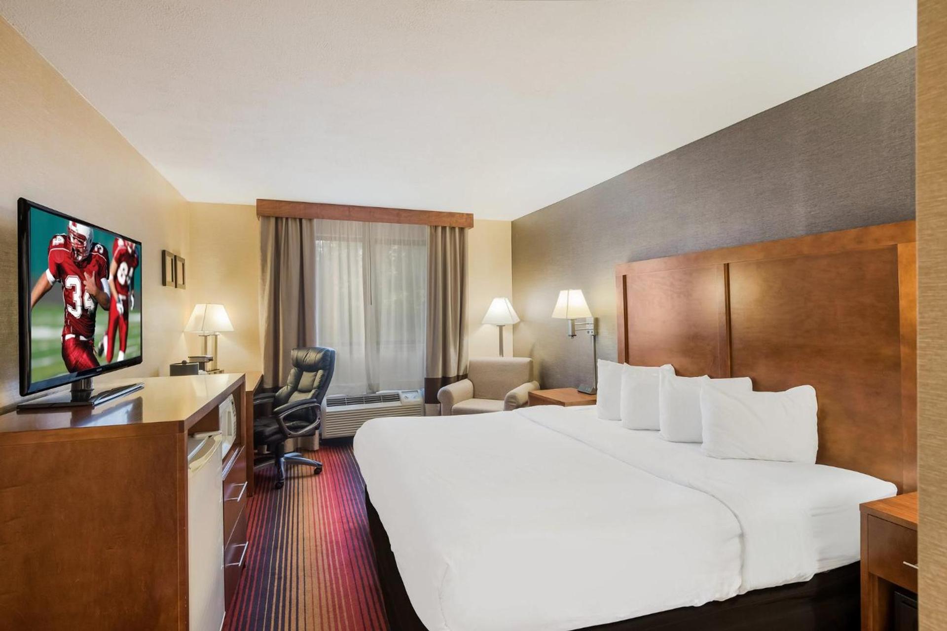 Red Roof Inn Fairfield photo 25