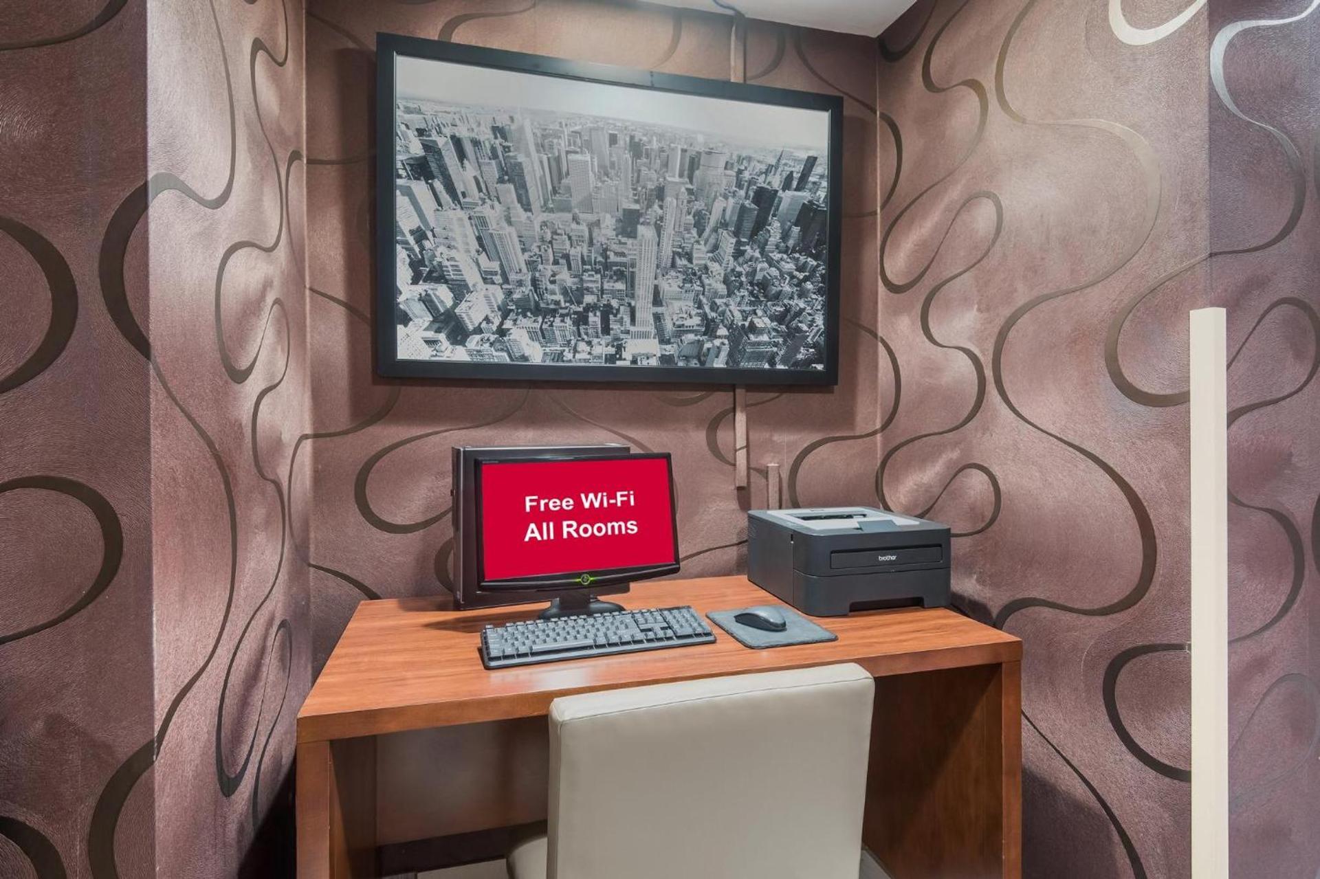 Red Roof Inn Fairfield photo 16