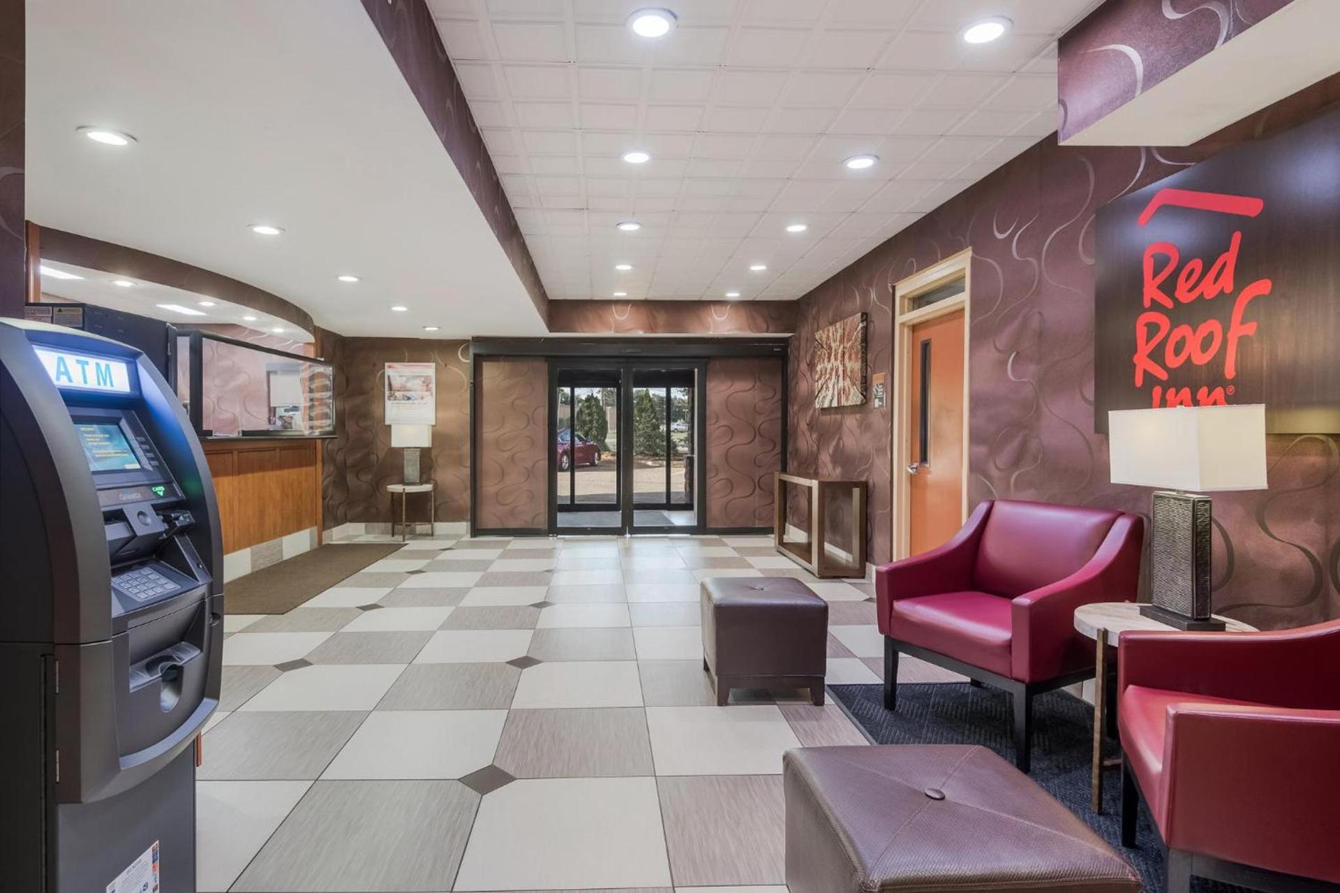 Red Roof Inn Fairfield photo 12