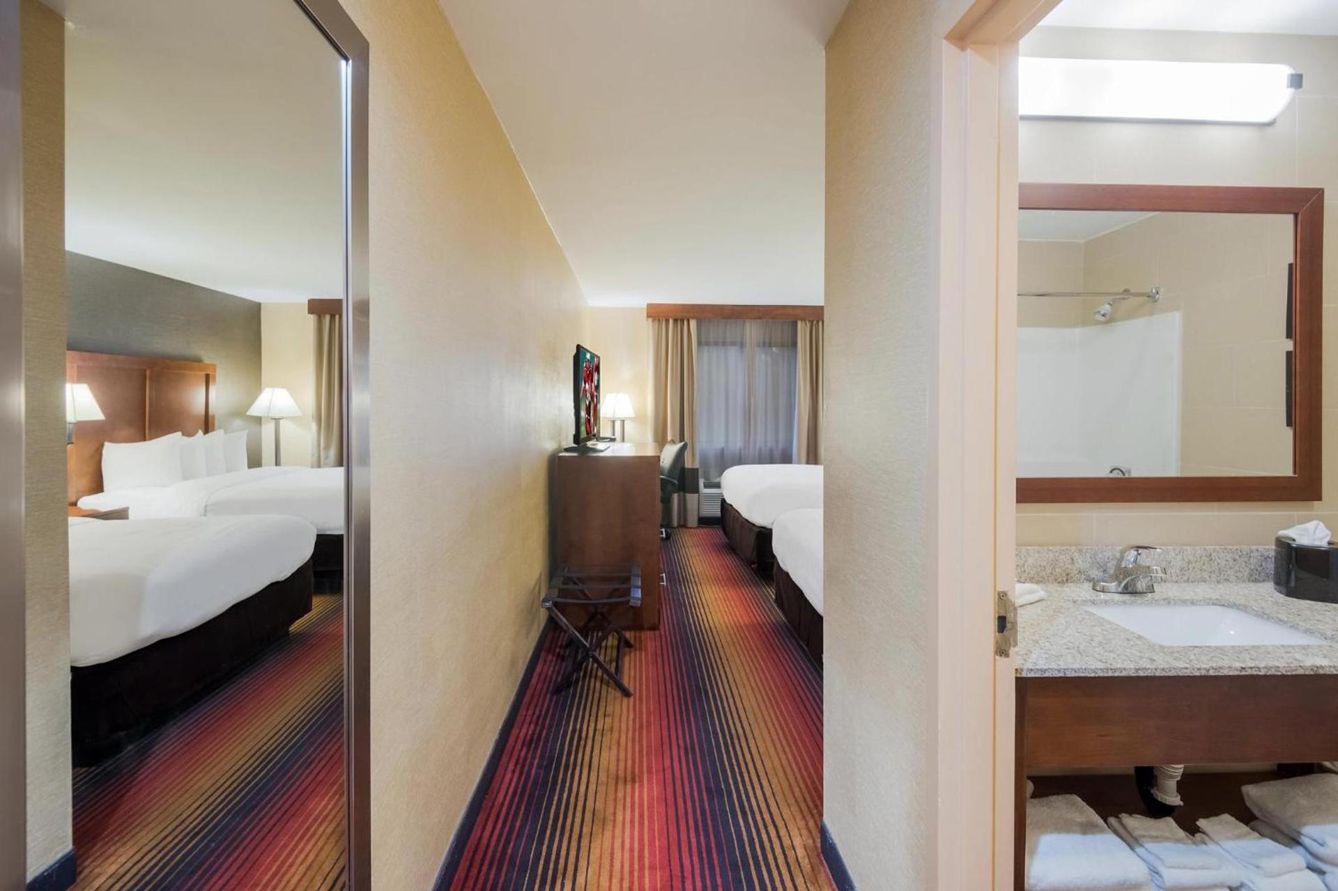 Red Roof Inn Fairfield photo 20