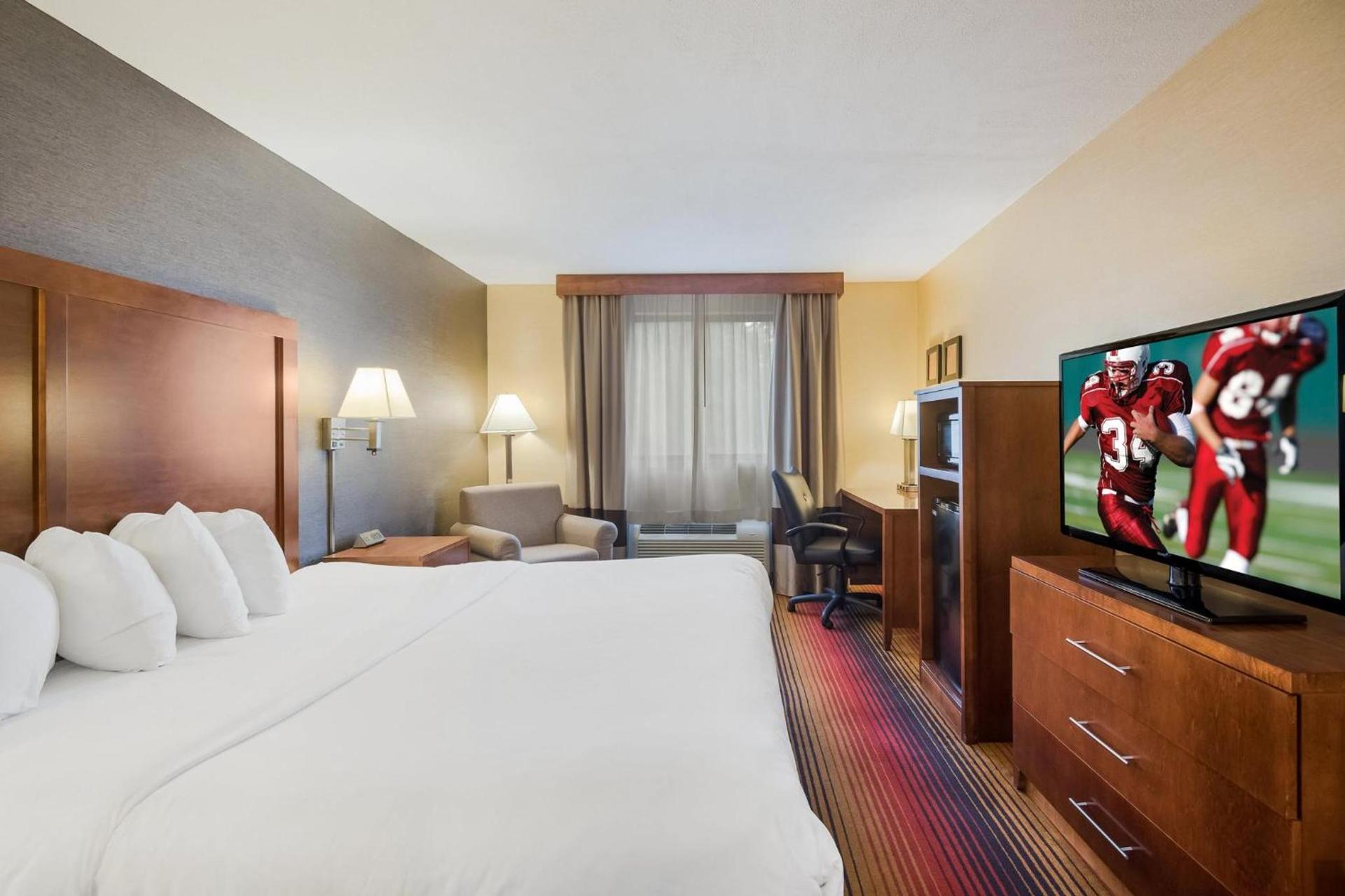 Red Roof Inn Fairfield photo 23