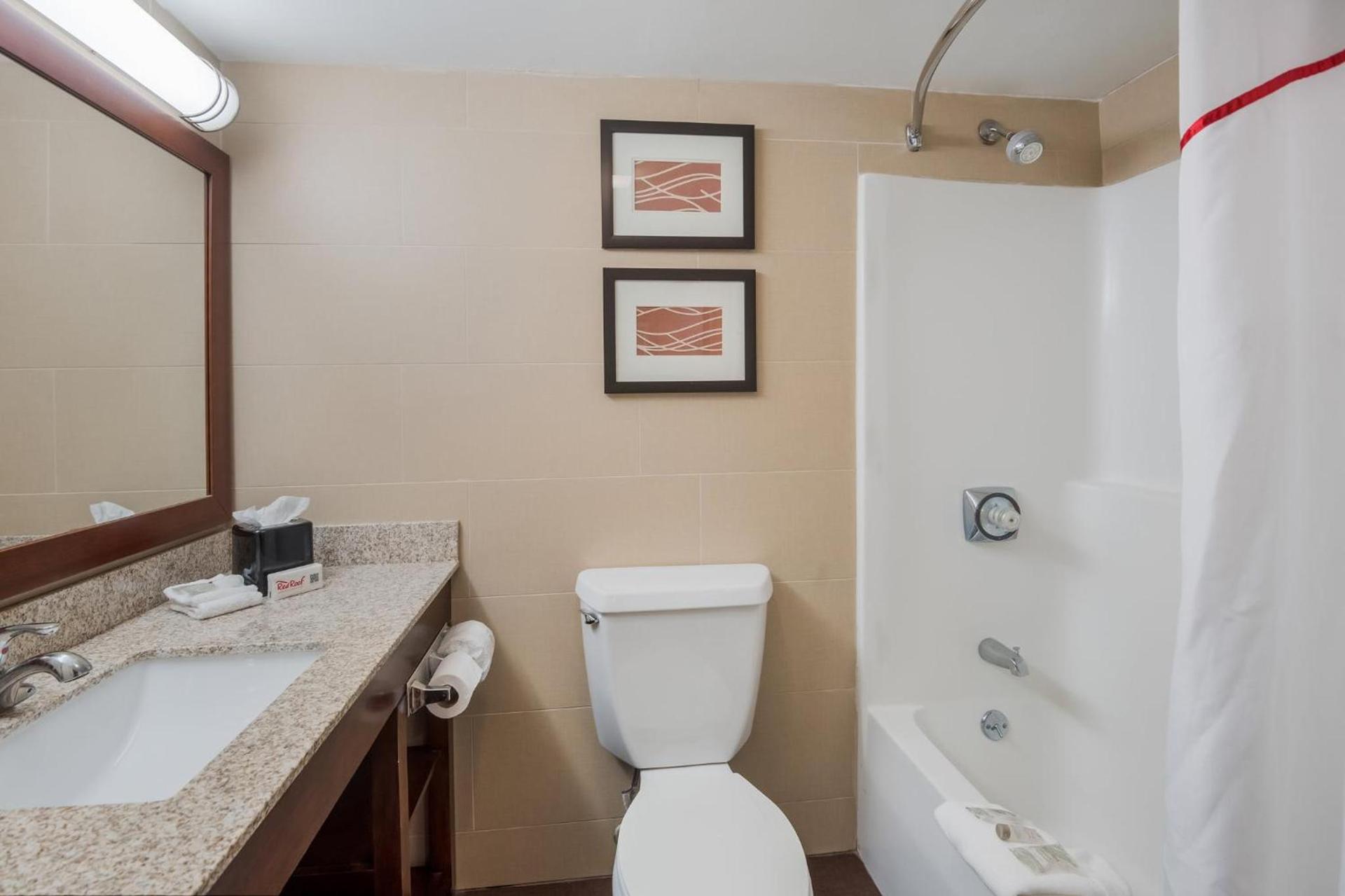 Red Roof Inn Fairfield photo 33