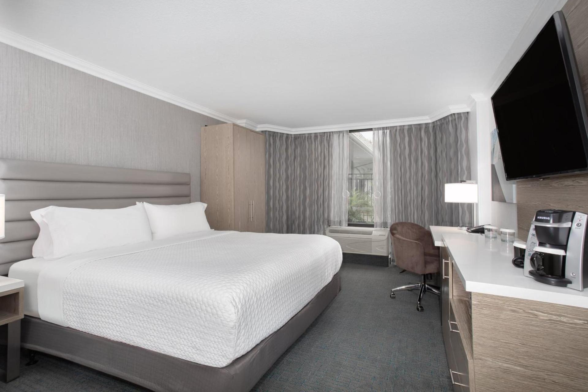 Crowne Plaza Costa Mesa Orange County by IHG photo 63