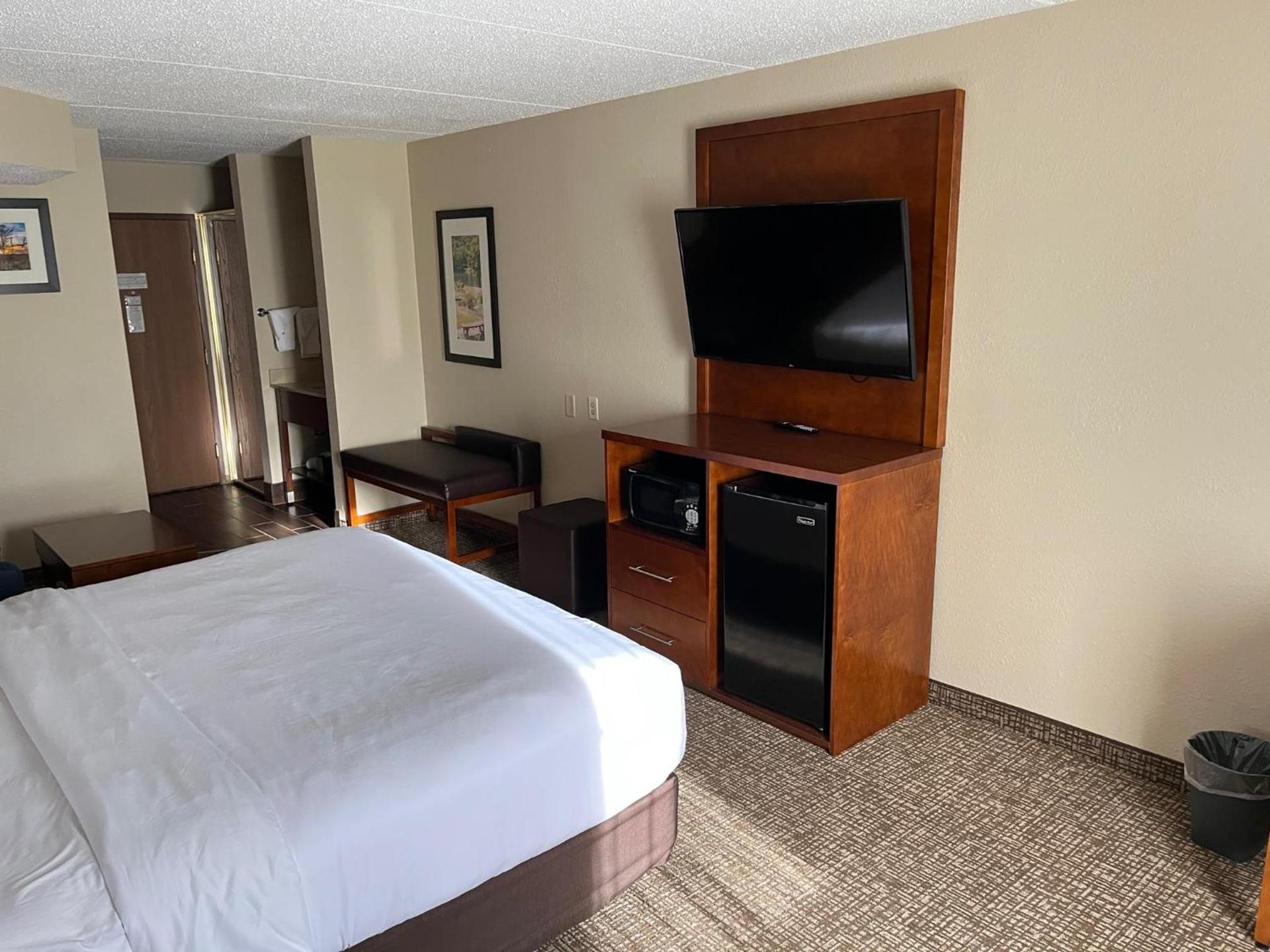 Wingate by Wyndham Clearfield photo 22