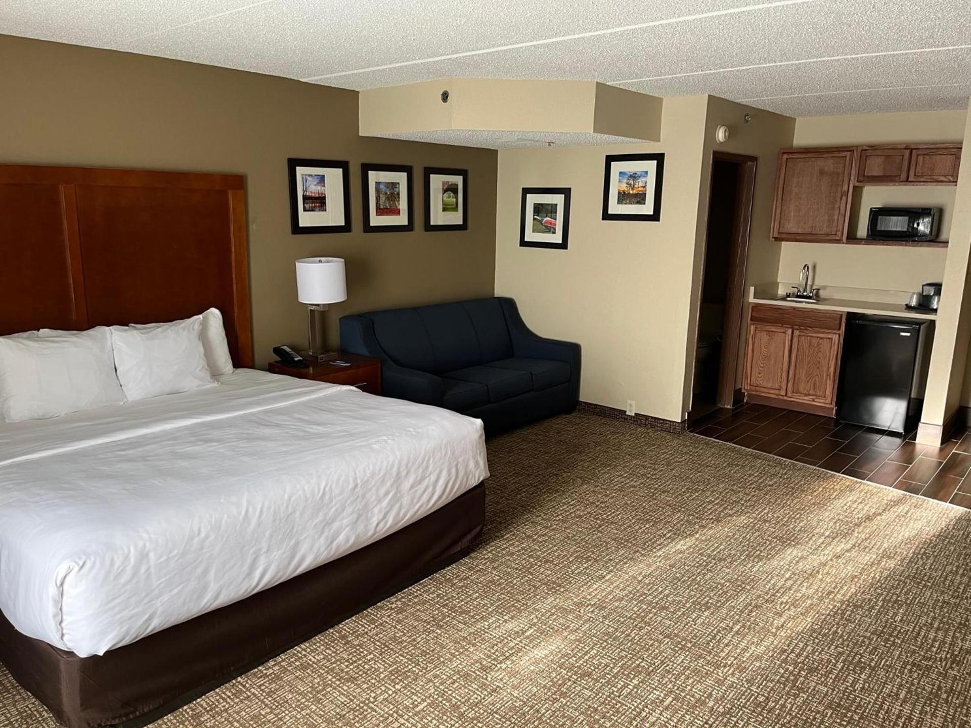 Wingate by Wyndham Clearfield photo 23