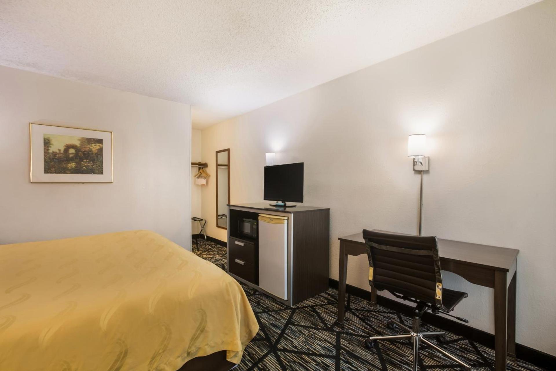 Quality Inn Northlake photo 34