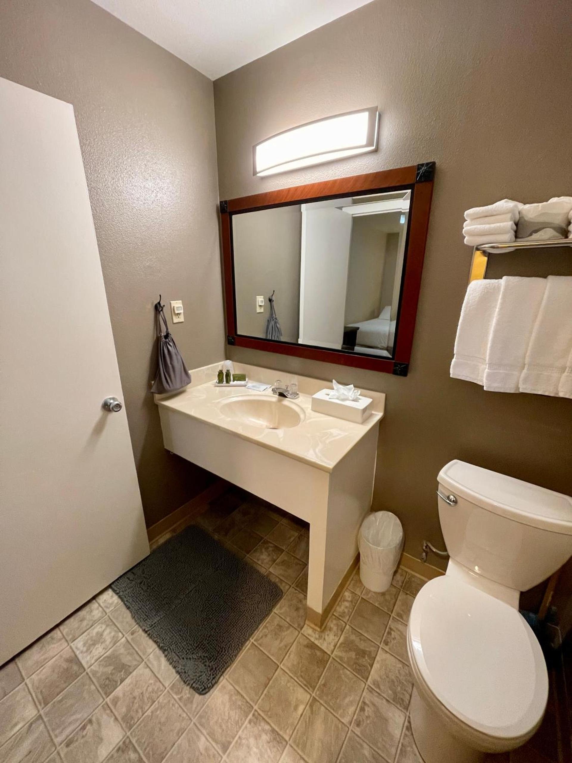 Indian Creek Lodge photo 29