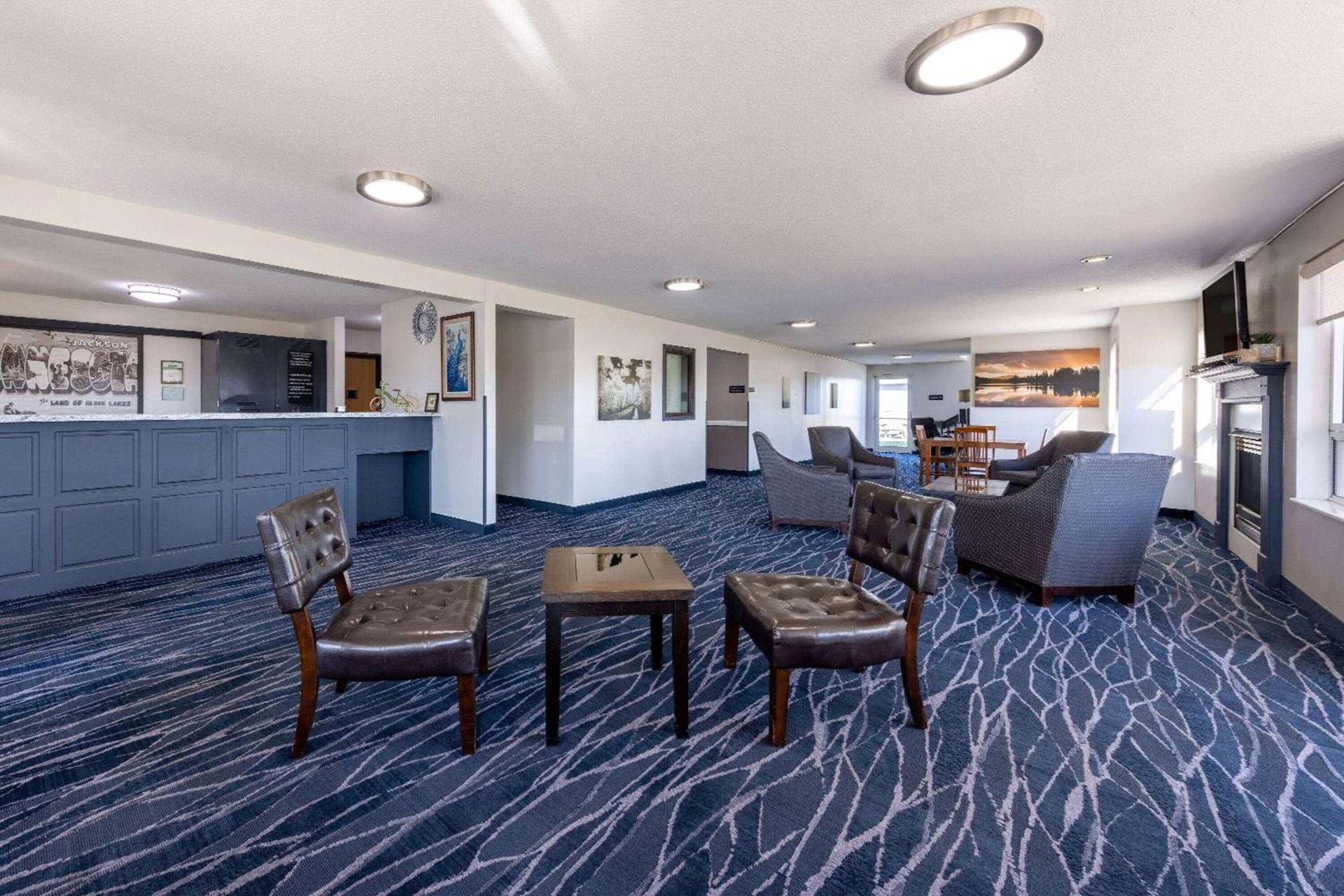 Super 8 by Wyndham Jackson MN photo 3