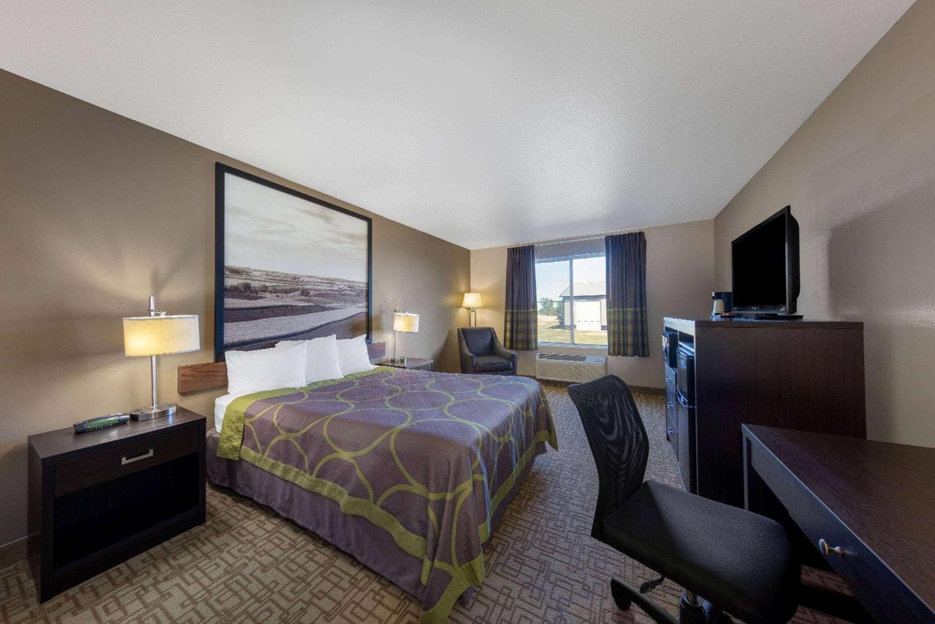 Super 8 by Wyndham Jackson MN photo 10