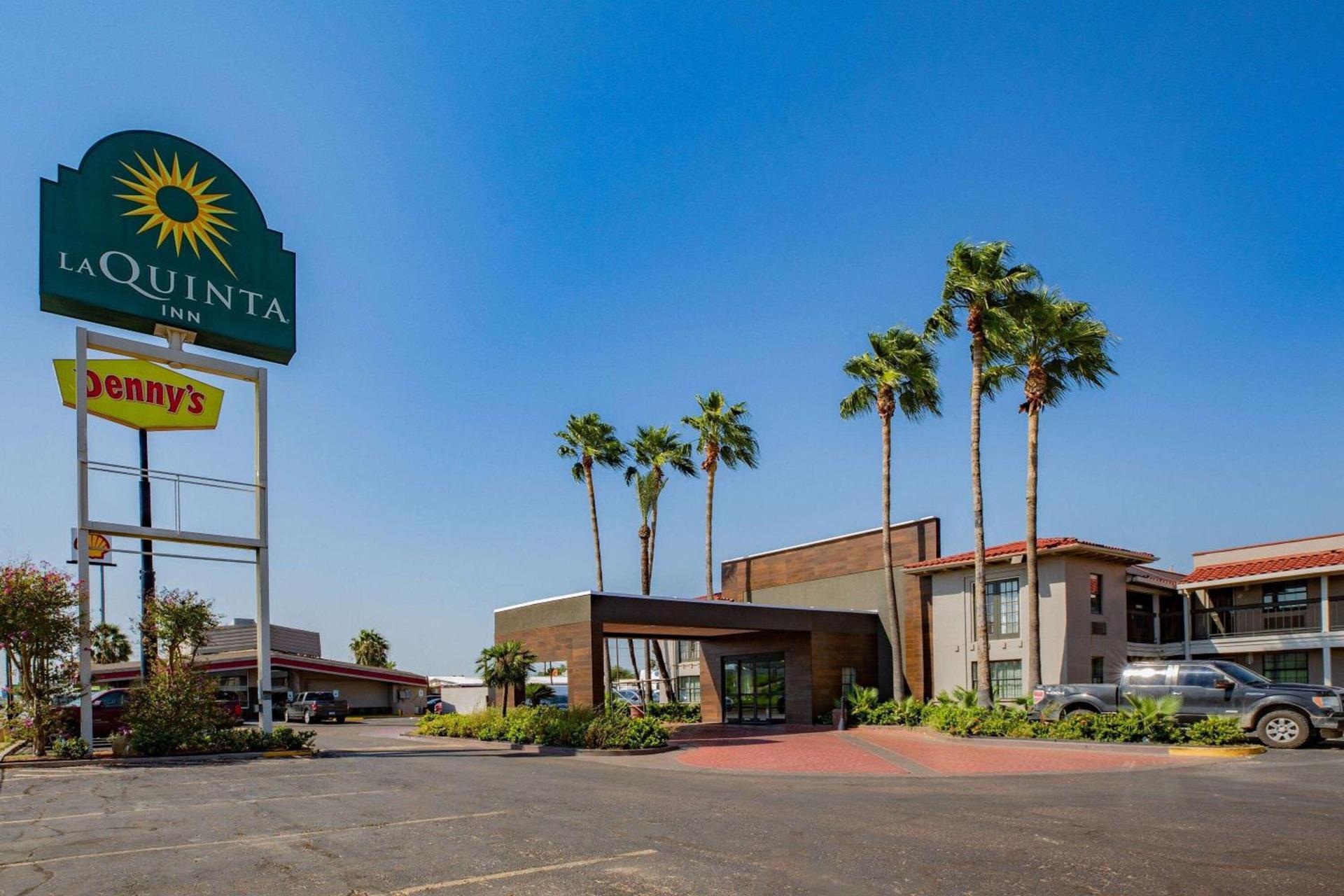 La Quinta Inn by Wyndham Laredo I-35 photo 2