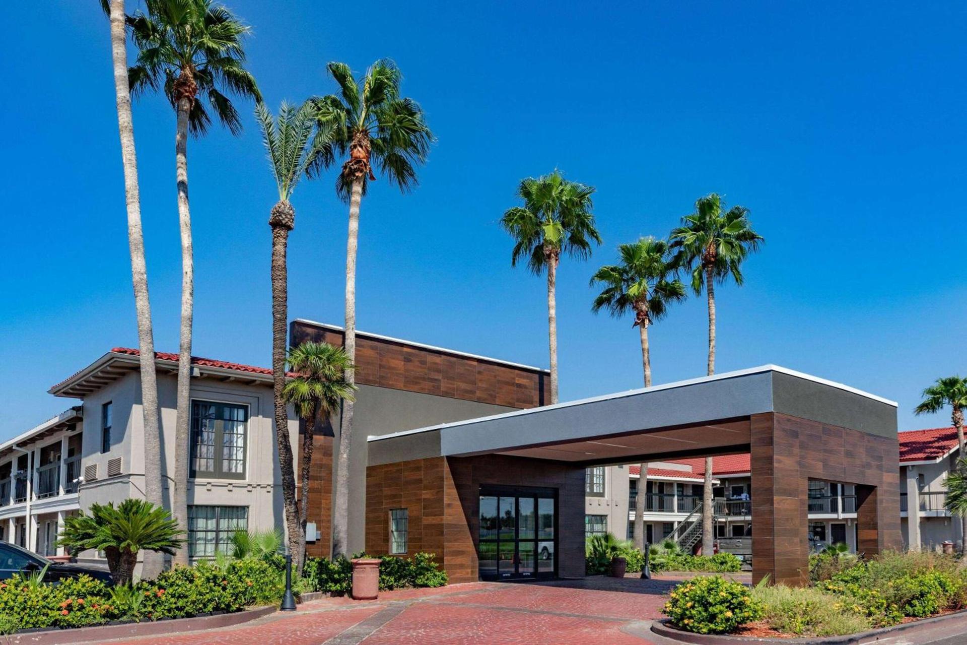 La Quinta Inn by Wyndham Laredo I-35 photo 3