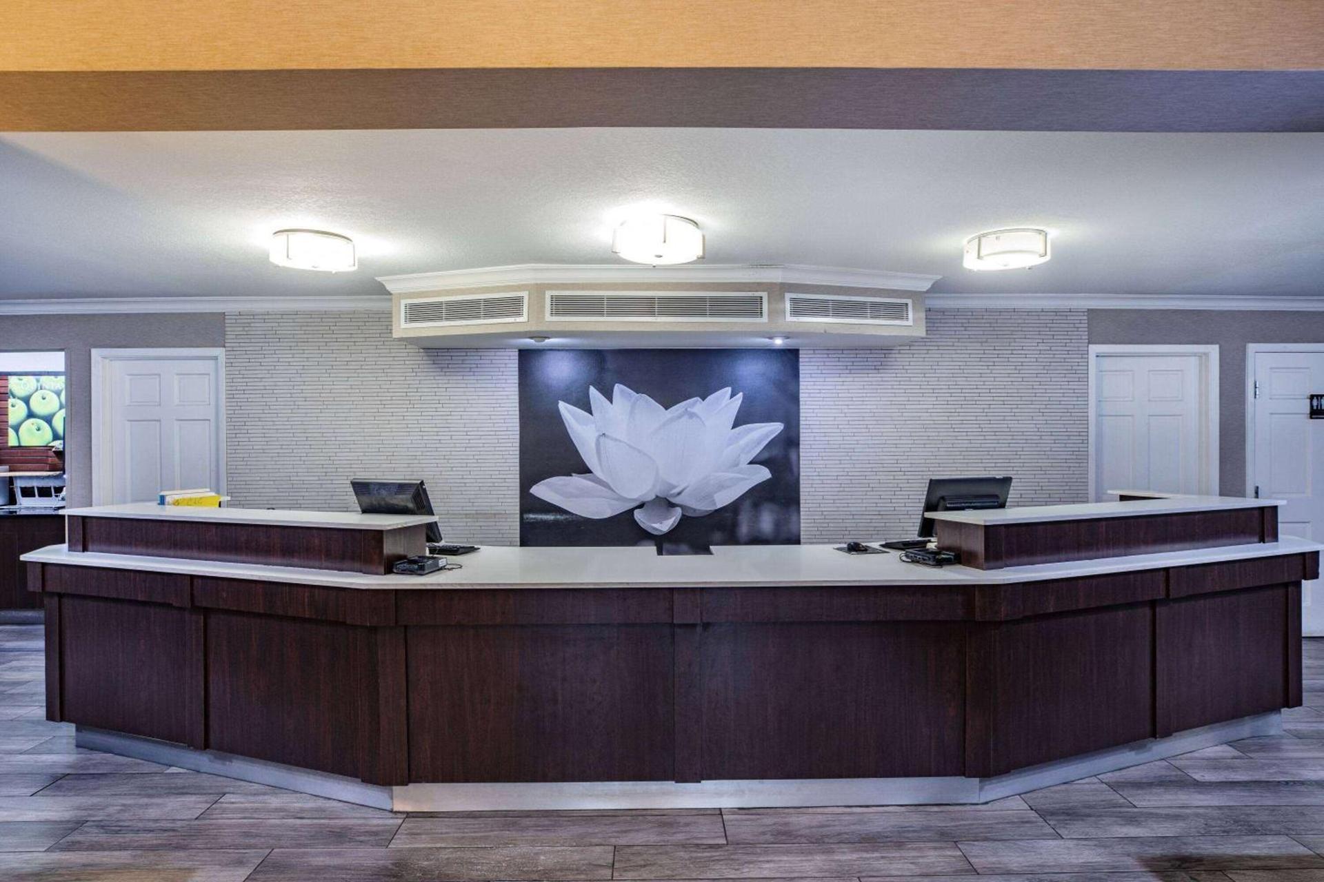 La Quinta Inn by Wyndham Laredo I-35 photo 5