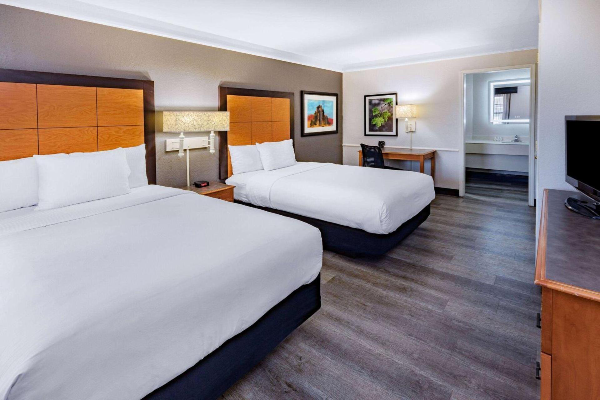 La Quinta Inn by Wyndham Laredo I-35 photo 20