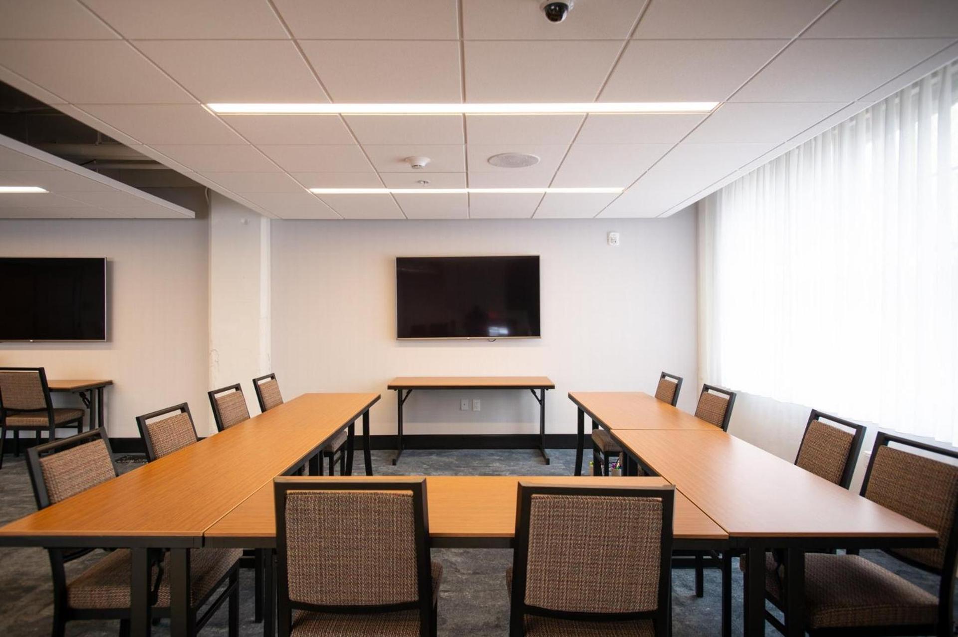 Hotel Indigo - Madison Downtown by IHG photo 32