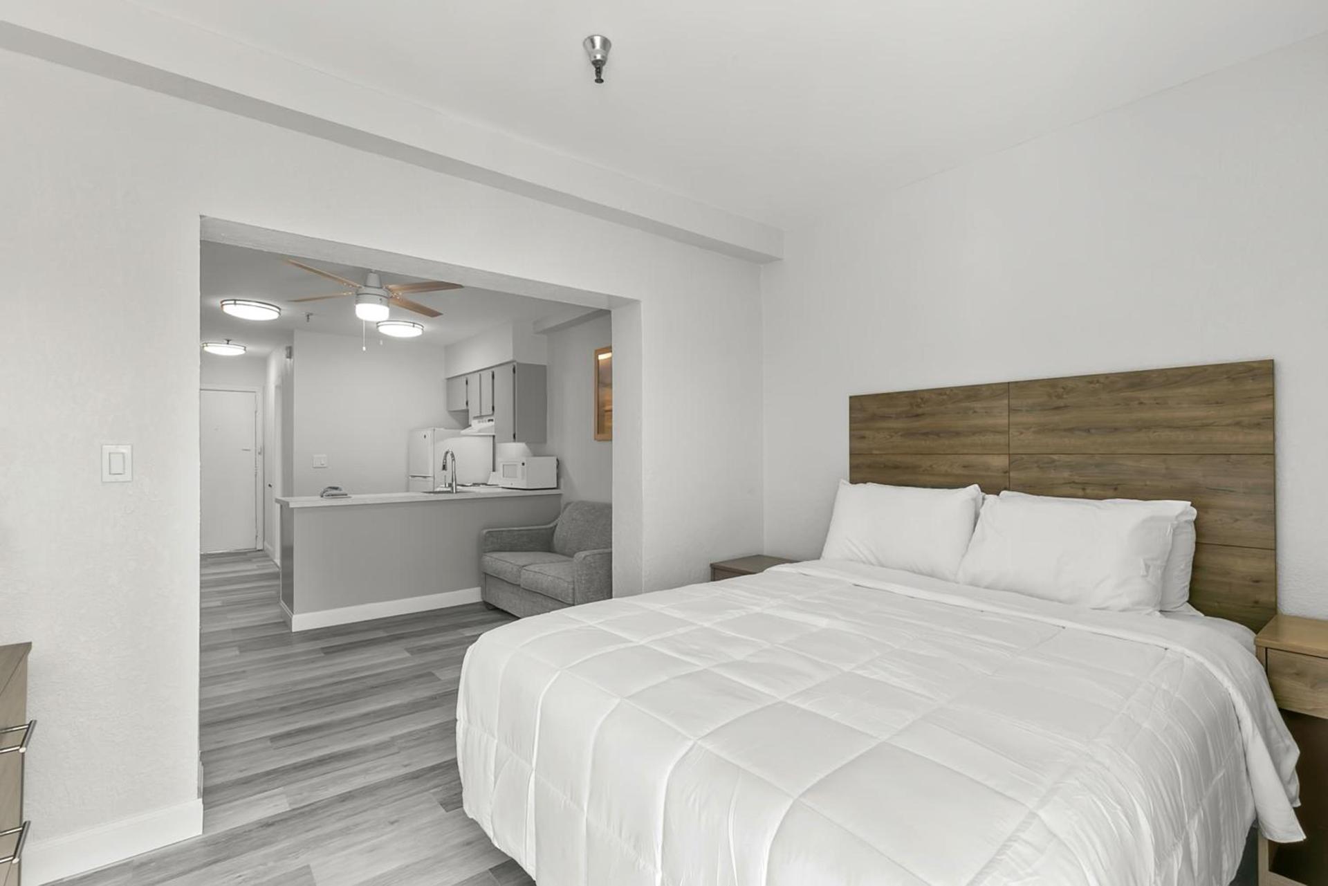 Grand Shores West photo 44