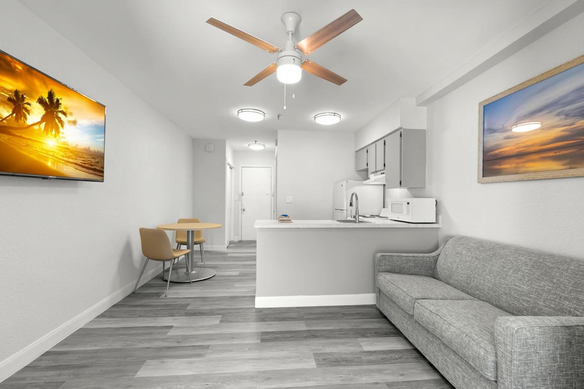 Grand Shores West photo 43
