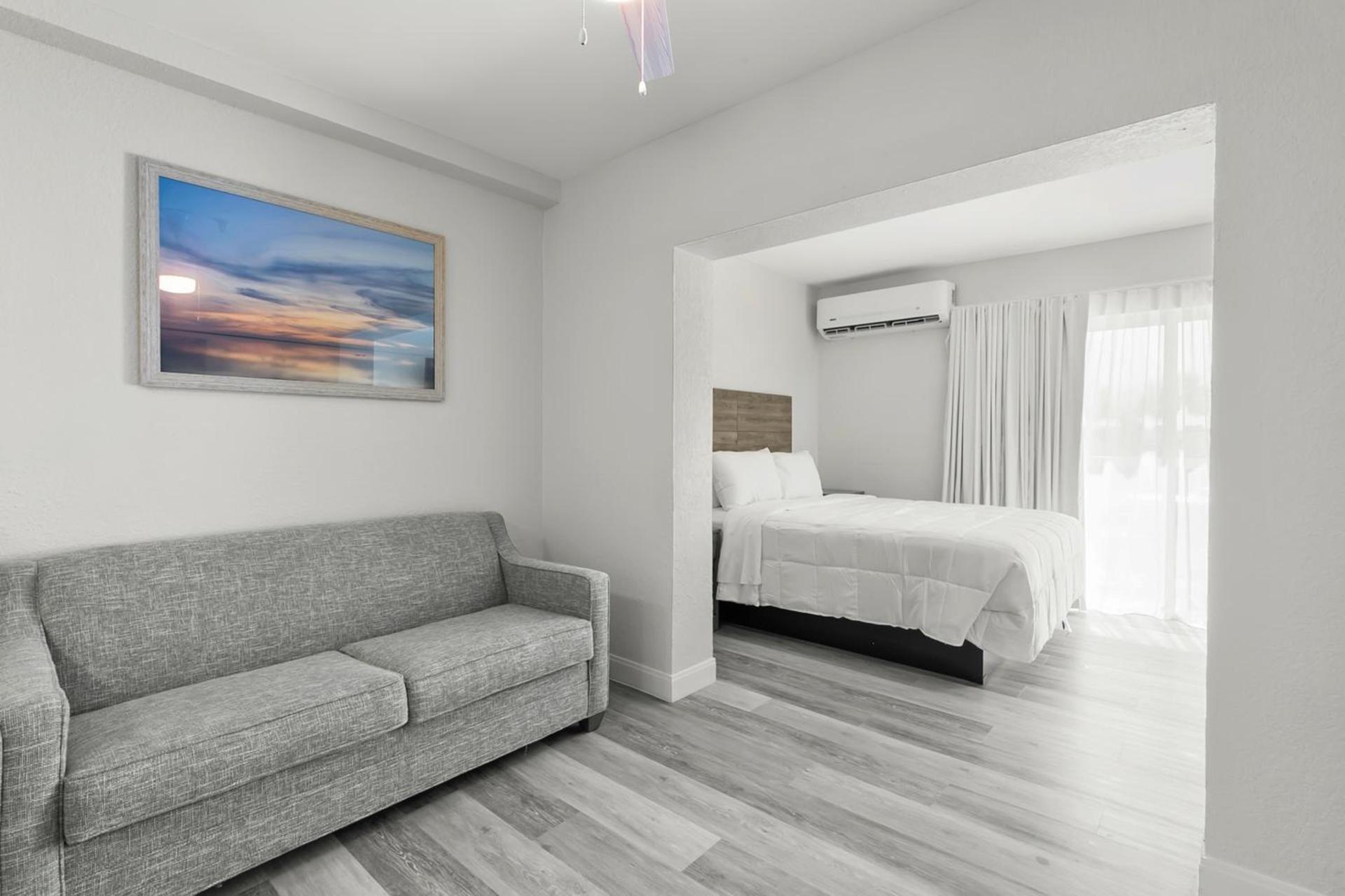 Grand Shores West photo 42
