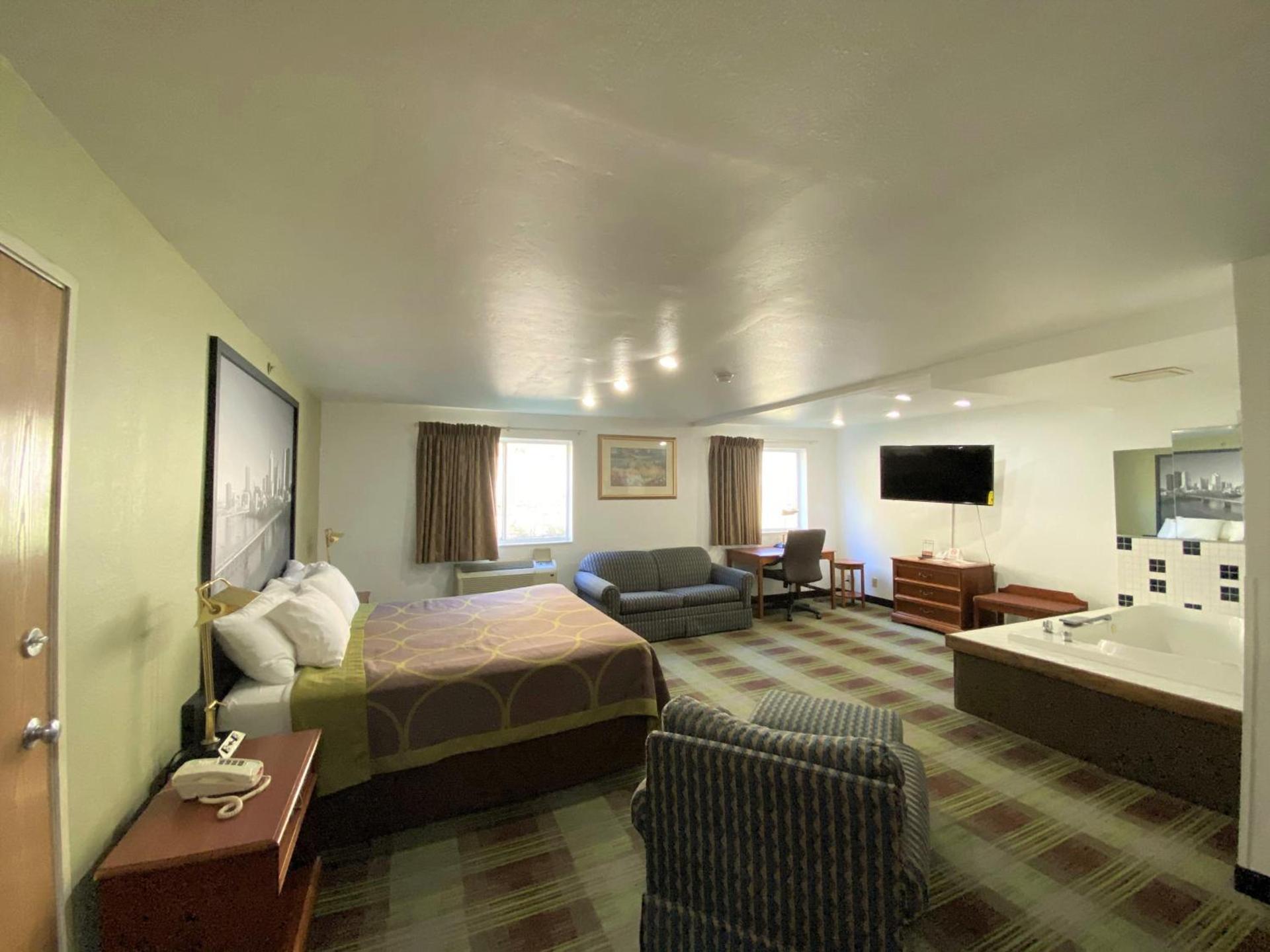 Super 8 by Wyndham Pittsburgh/Monroeville photo 31