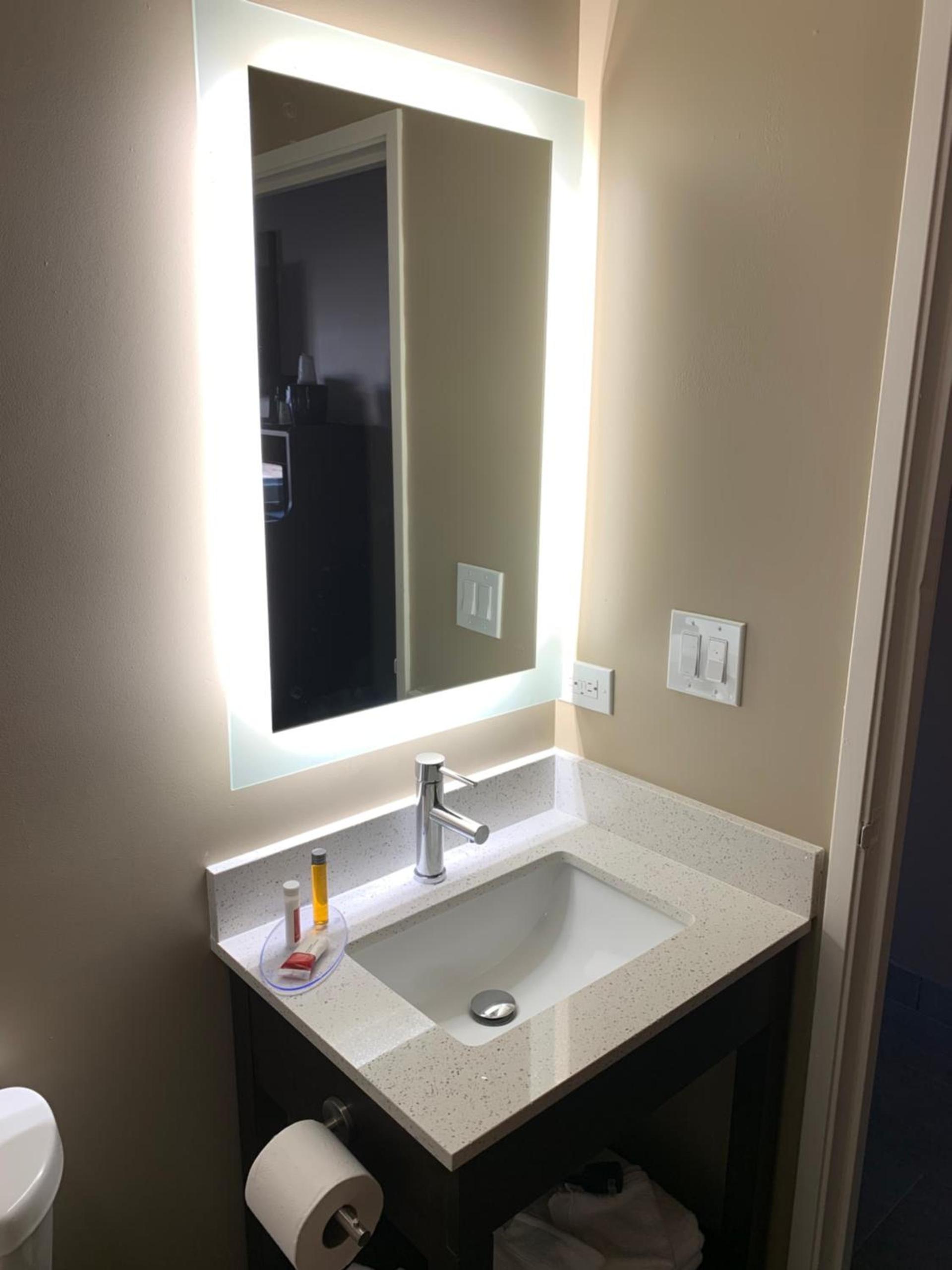 Super 8 by Wyndham Joliet photo 43