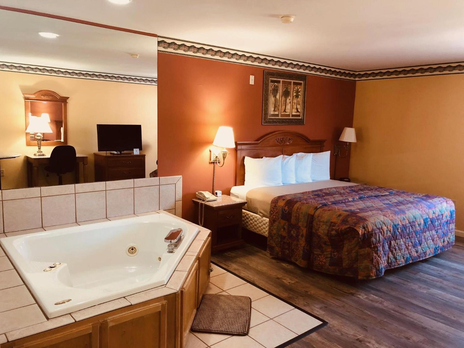 Mountain inn & suites - Dunlap TN photo 4