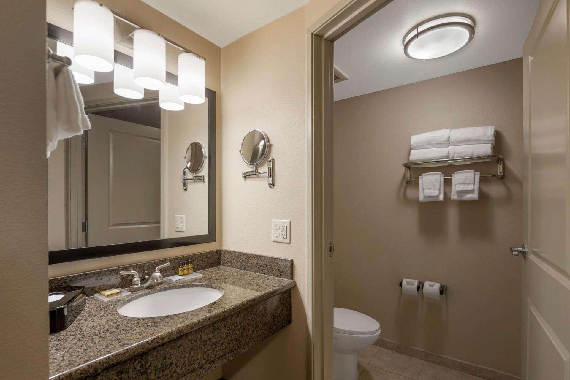 Best Western Plus Chena River Lodge photo 18