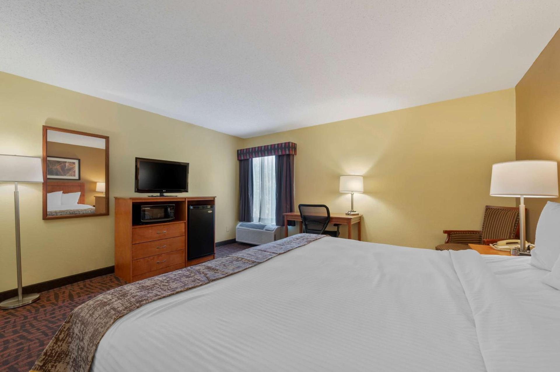 Best Western Louisville East Inn & Suites photo 15
