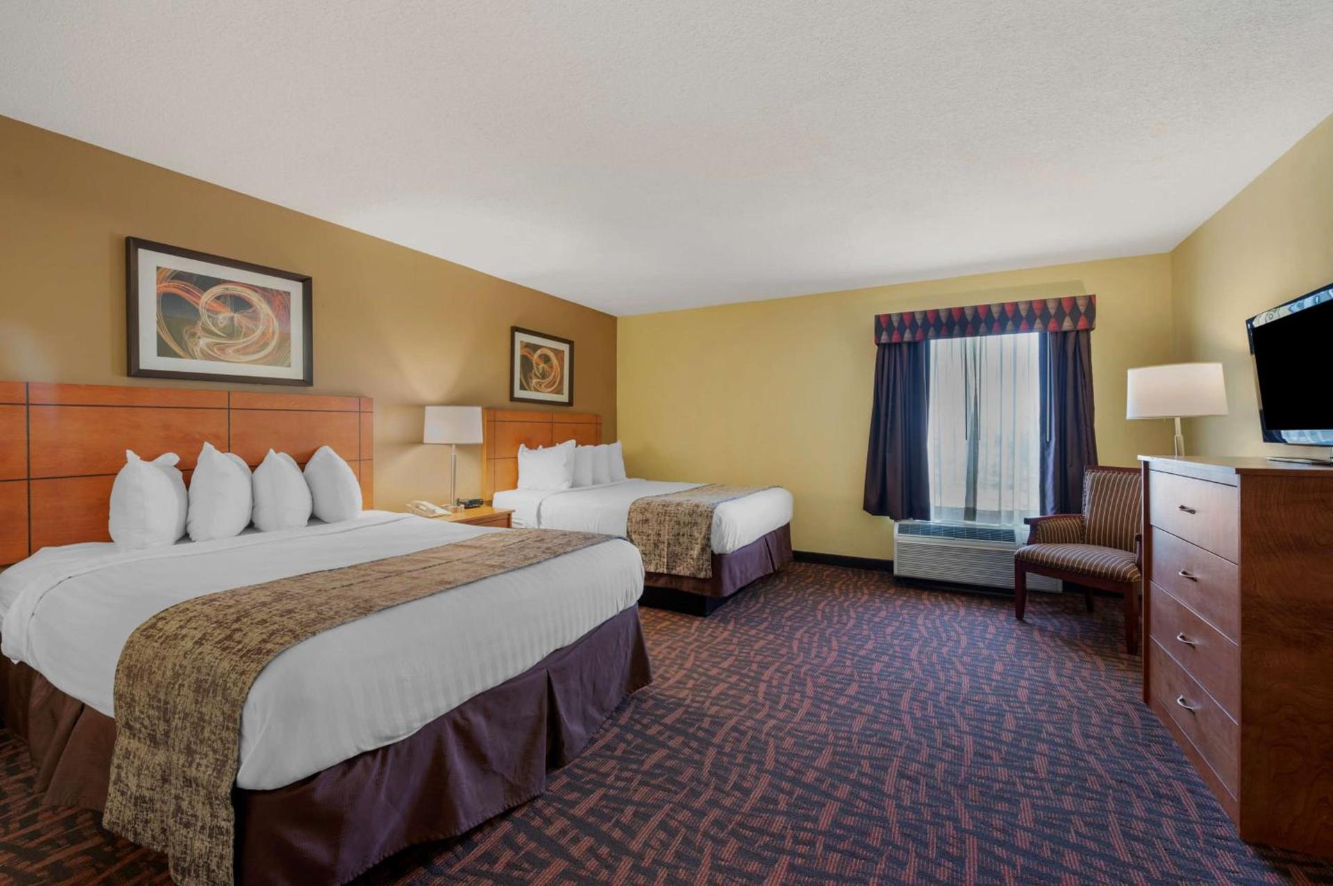 Best Western Louisville East Inn & Suites photo 2