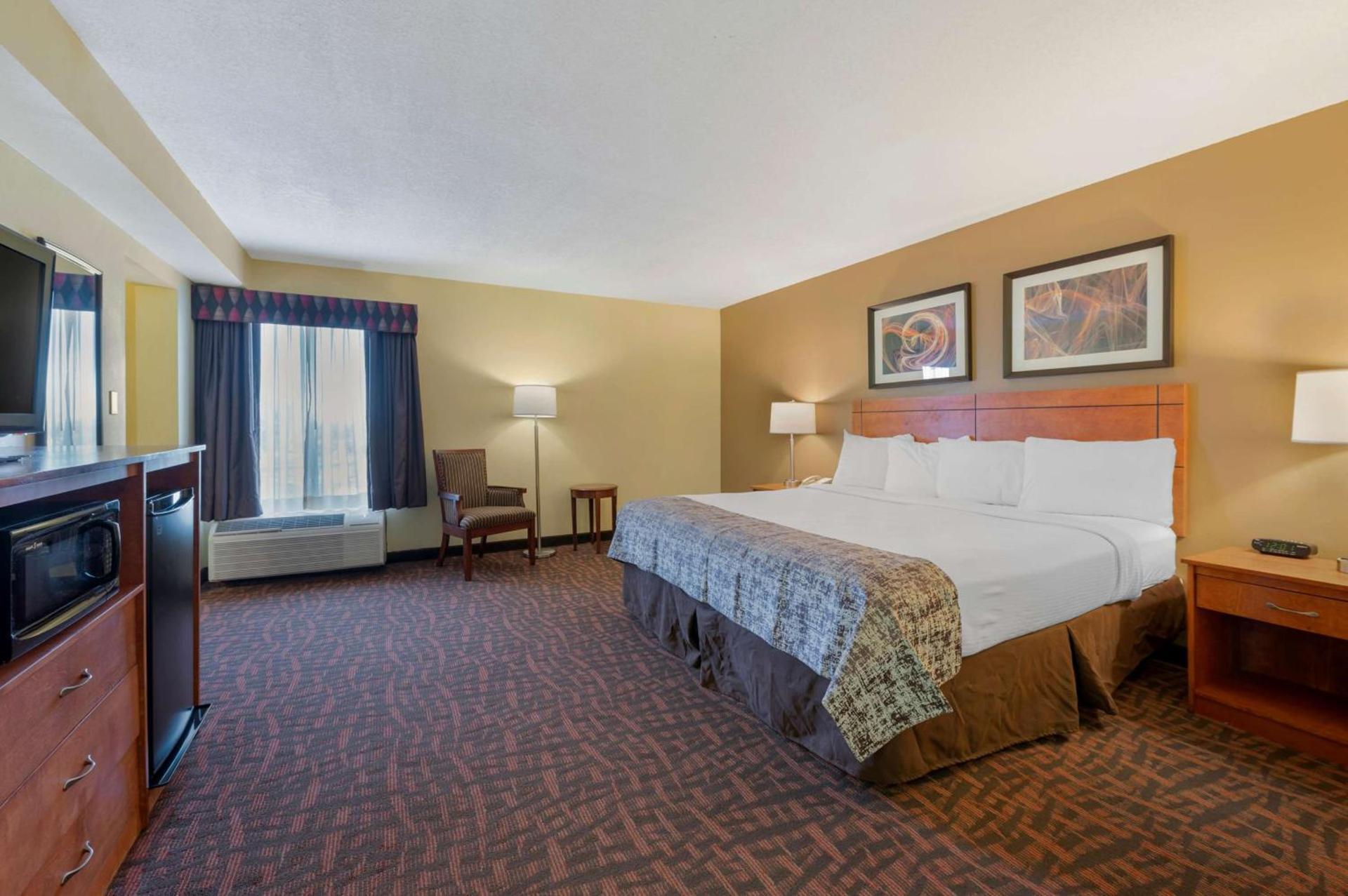 Best Western Louisville East Inn & Suites photo 8