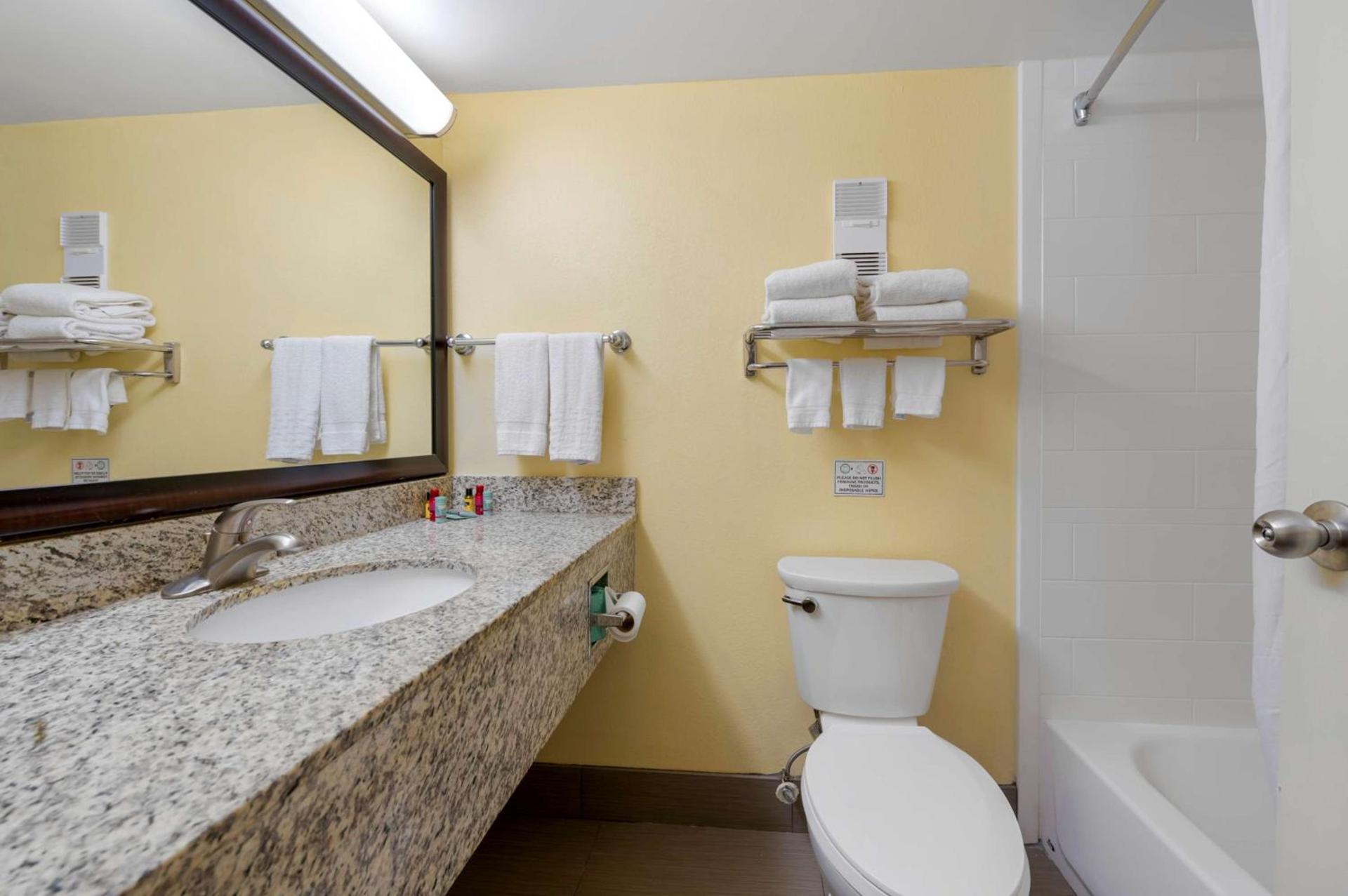 Best Western Louisville East Inn & Suites photo 20