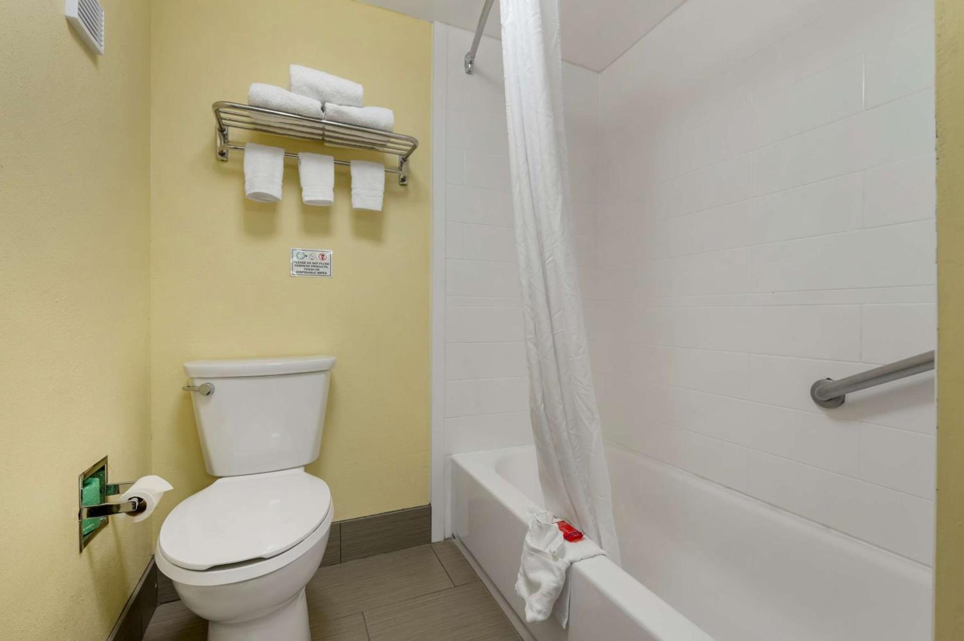 Best Western Louisville East Inn & Suites photo 19
